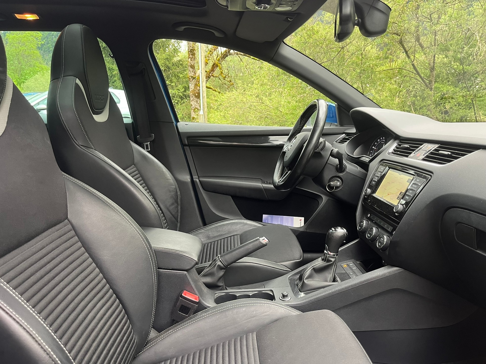 SKODA Octavia Combi 2.0 TDI RS 4x4 DSG-image-7