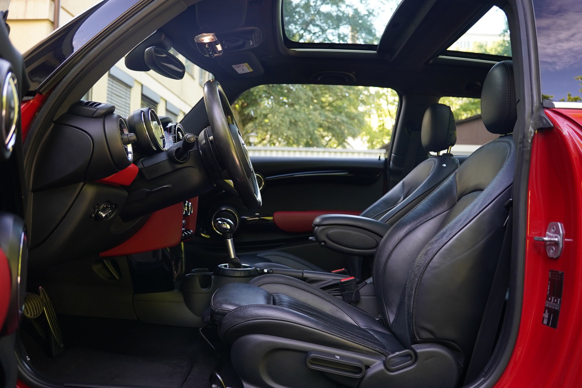 MINI Cooper John Cooper Works Steptronic-image-13