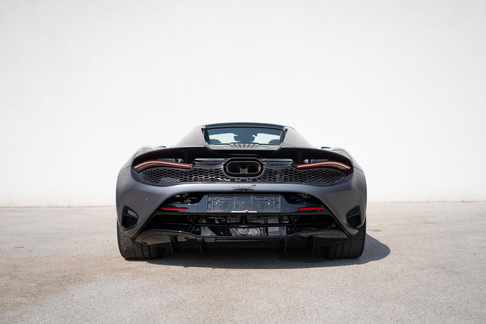 McLAREN 750S Spider-image-8