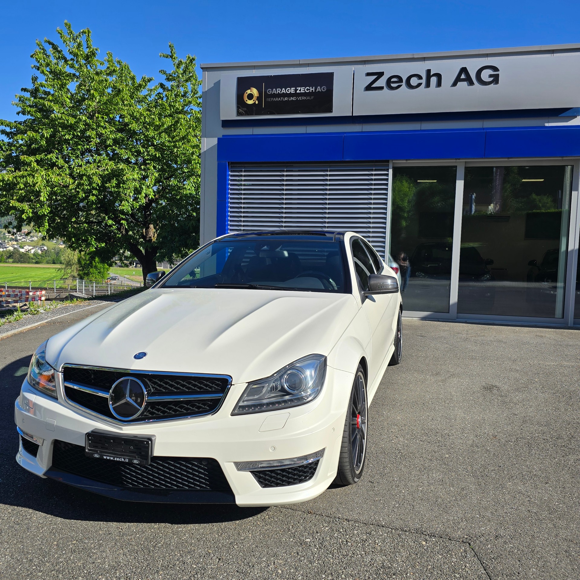 MERCEDES-BENZ C 63 V8 AMG Coupé-image-0