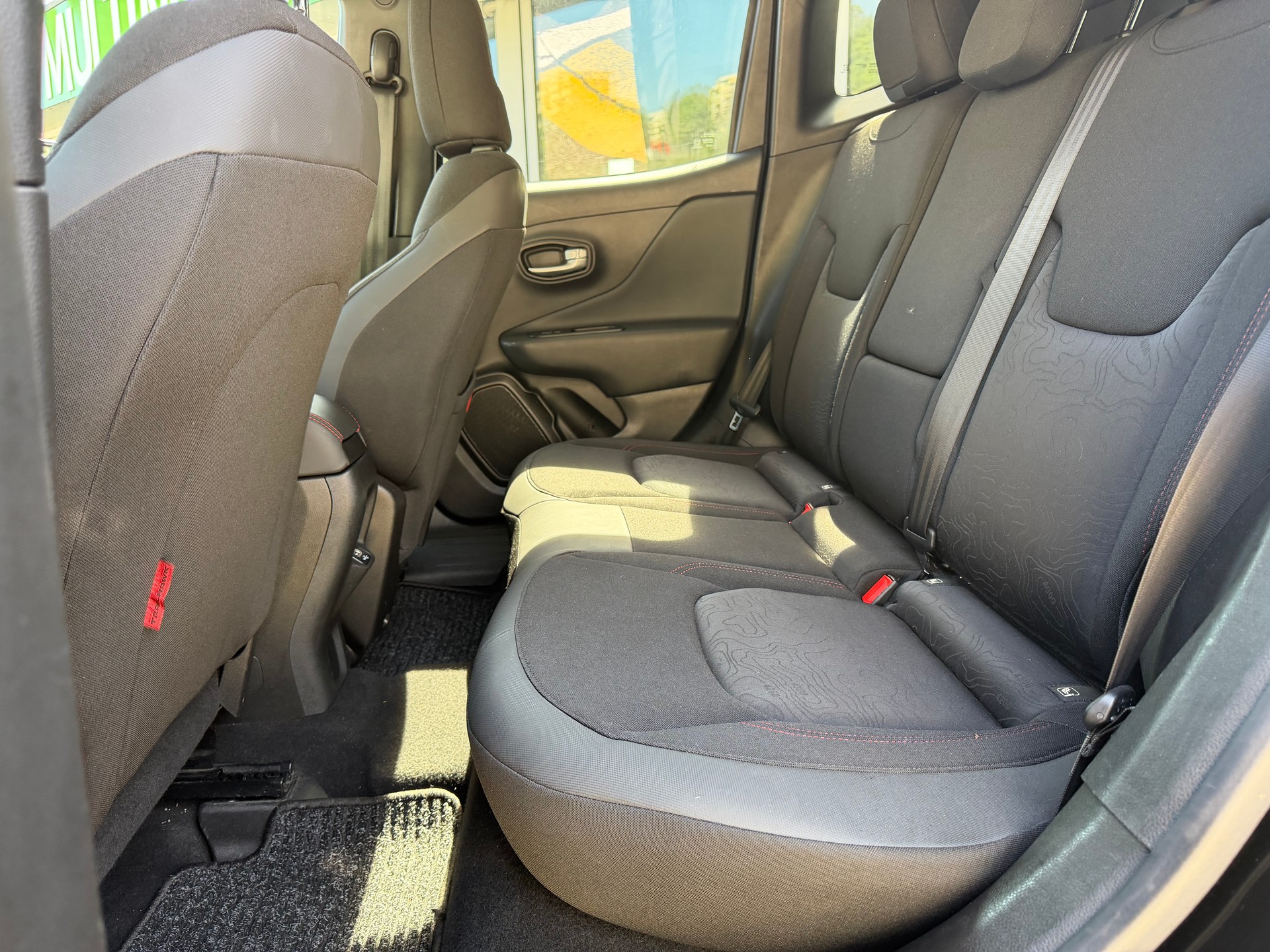 JEEP Renegade 1.3 T PHEV Trailhawk AWD-image-8