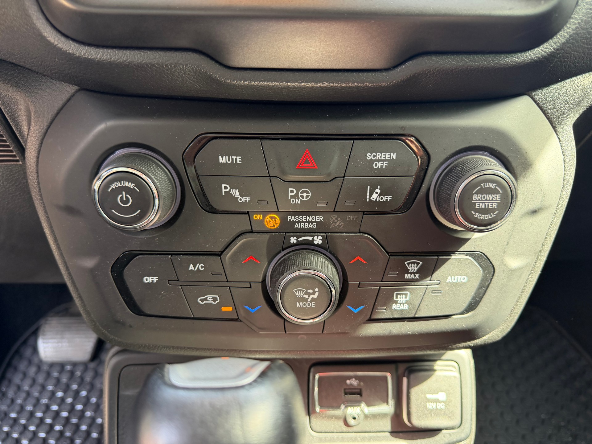 JEEP Renegade 1.3 T PHEV Trailhawk AWD-image-10
