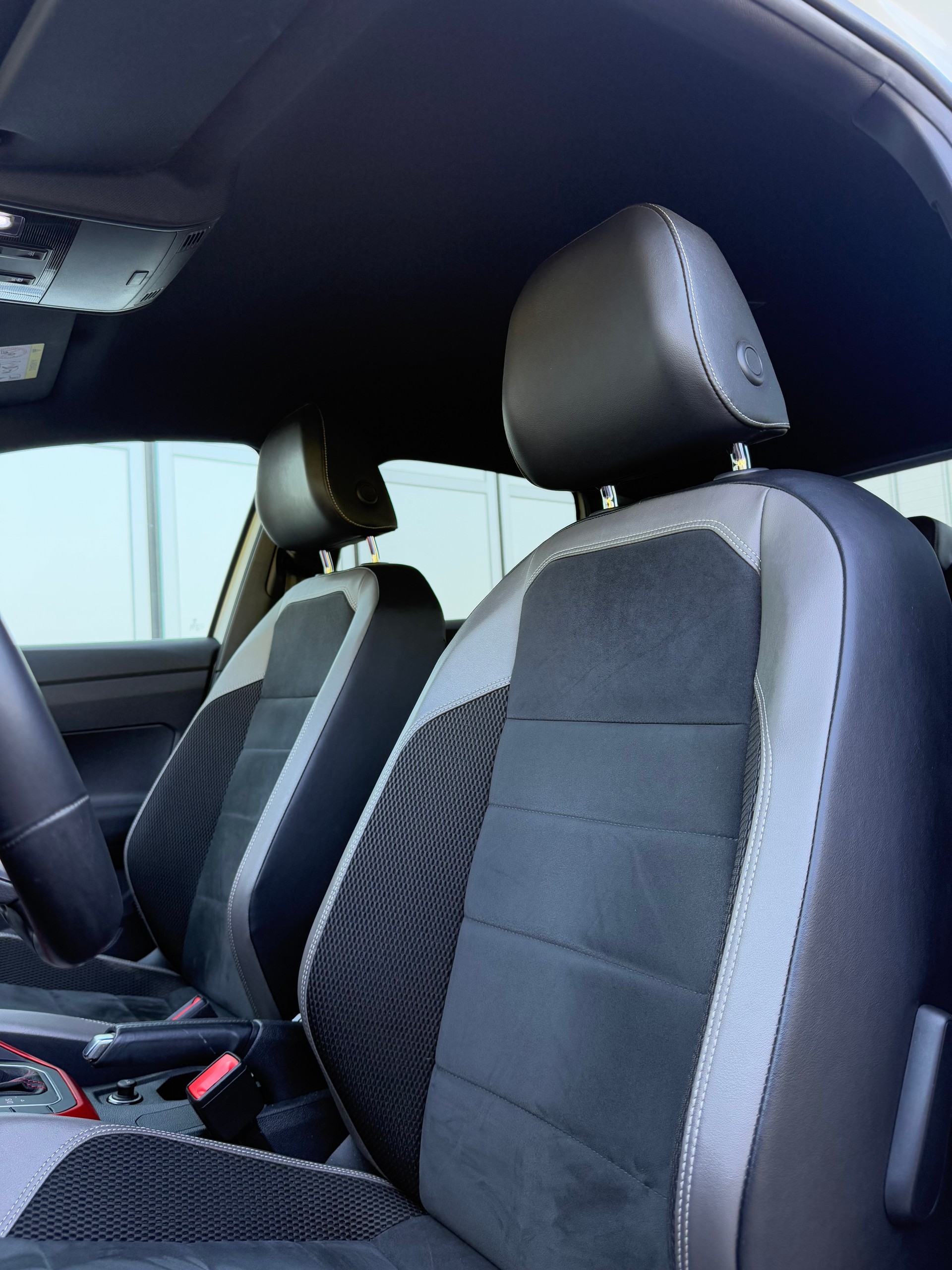 VW Polo 2.0 TSI GTI DSG-image-15