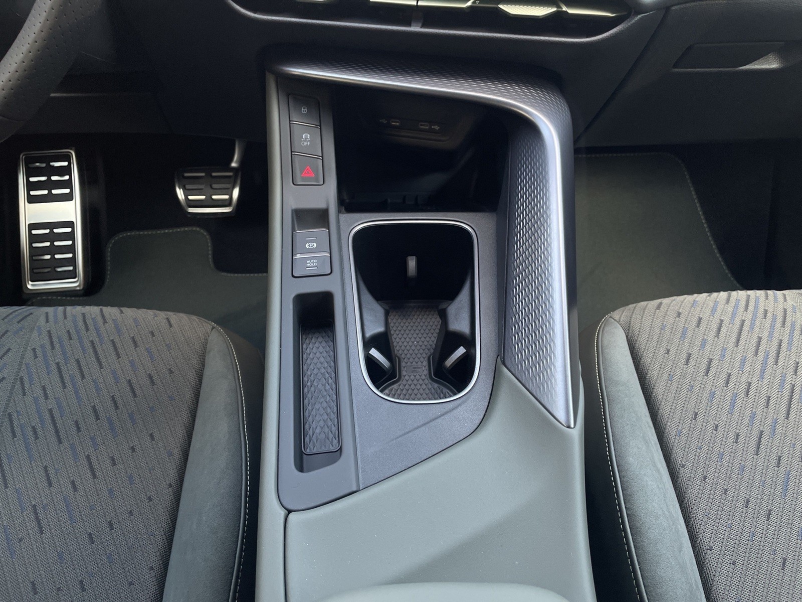 CUPRA Terramar 1.5 eTSI Prime Edition DSG-image-14