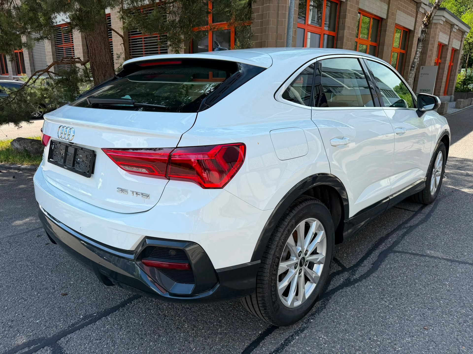 AUDI Q3 Sportback 35 TFSI 1.5-image-3