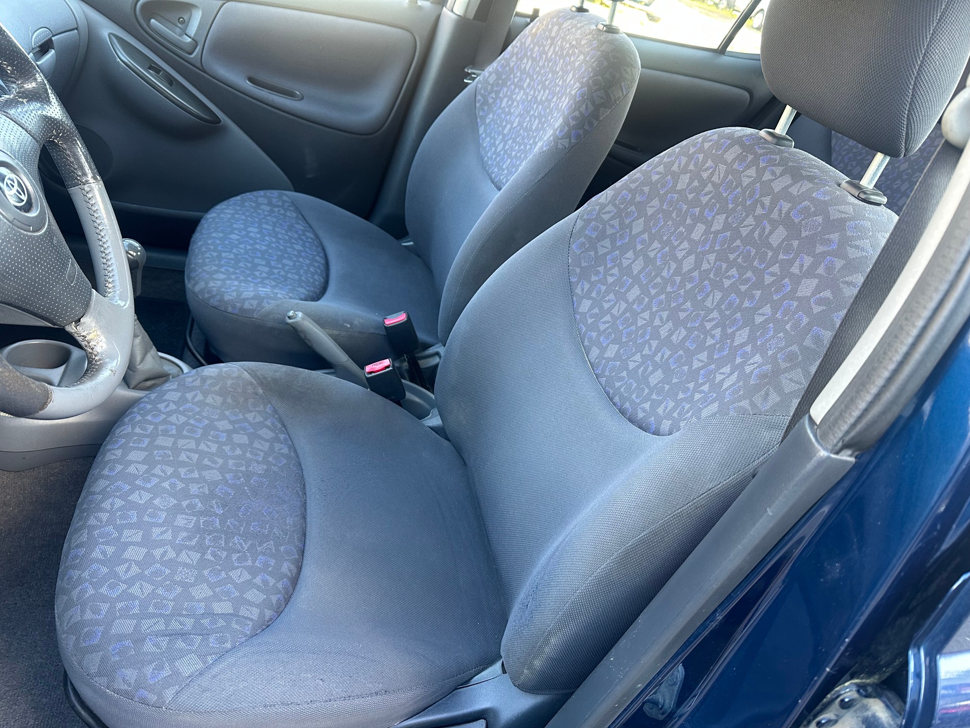 TOYOTA Yaris 1.4 D-4D Linea Sol-image-4