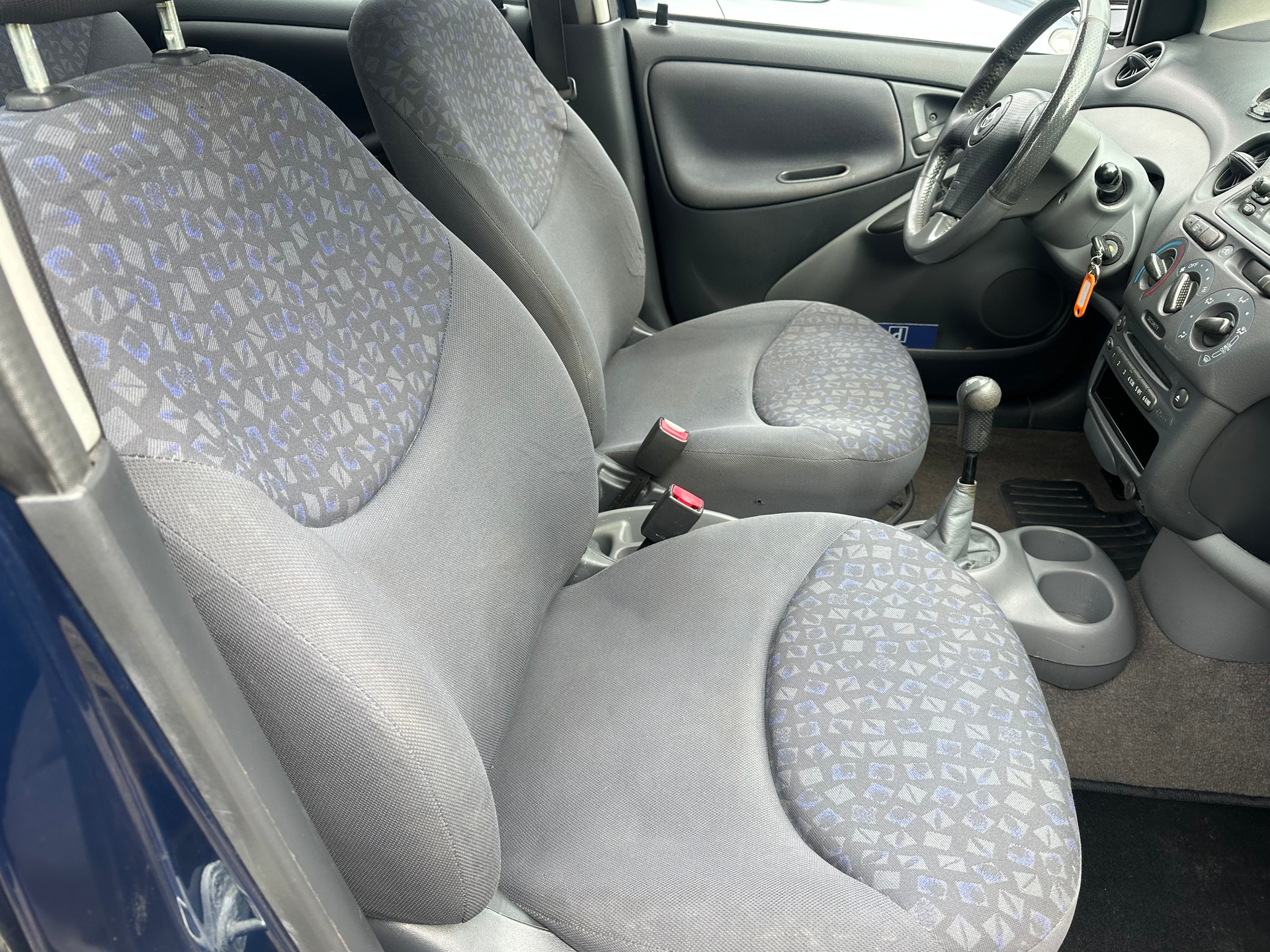 TOYOTA Yaris 1.4 D-4D Linea Sol-image-4