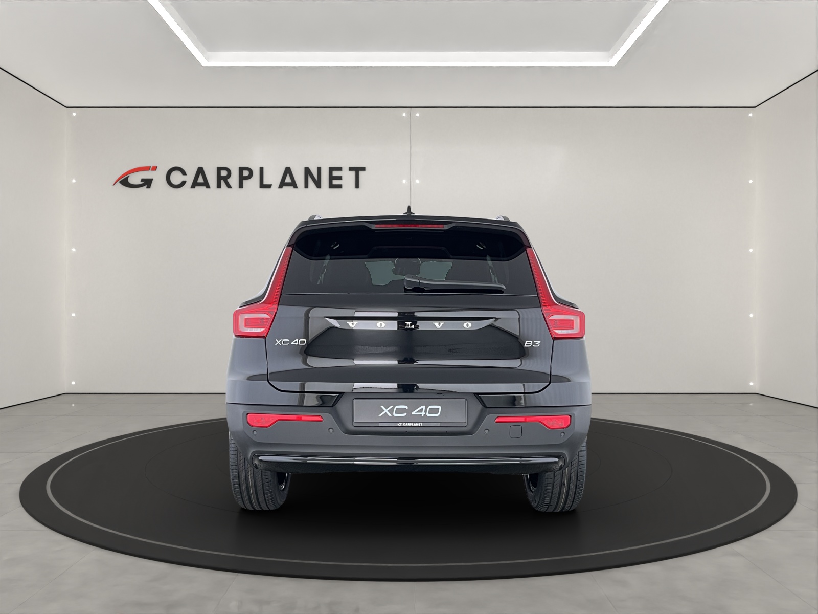 VOLVO XC40 2.0 B3 MH Plus Dark-image-4