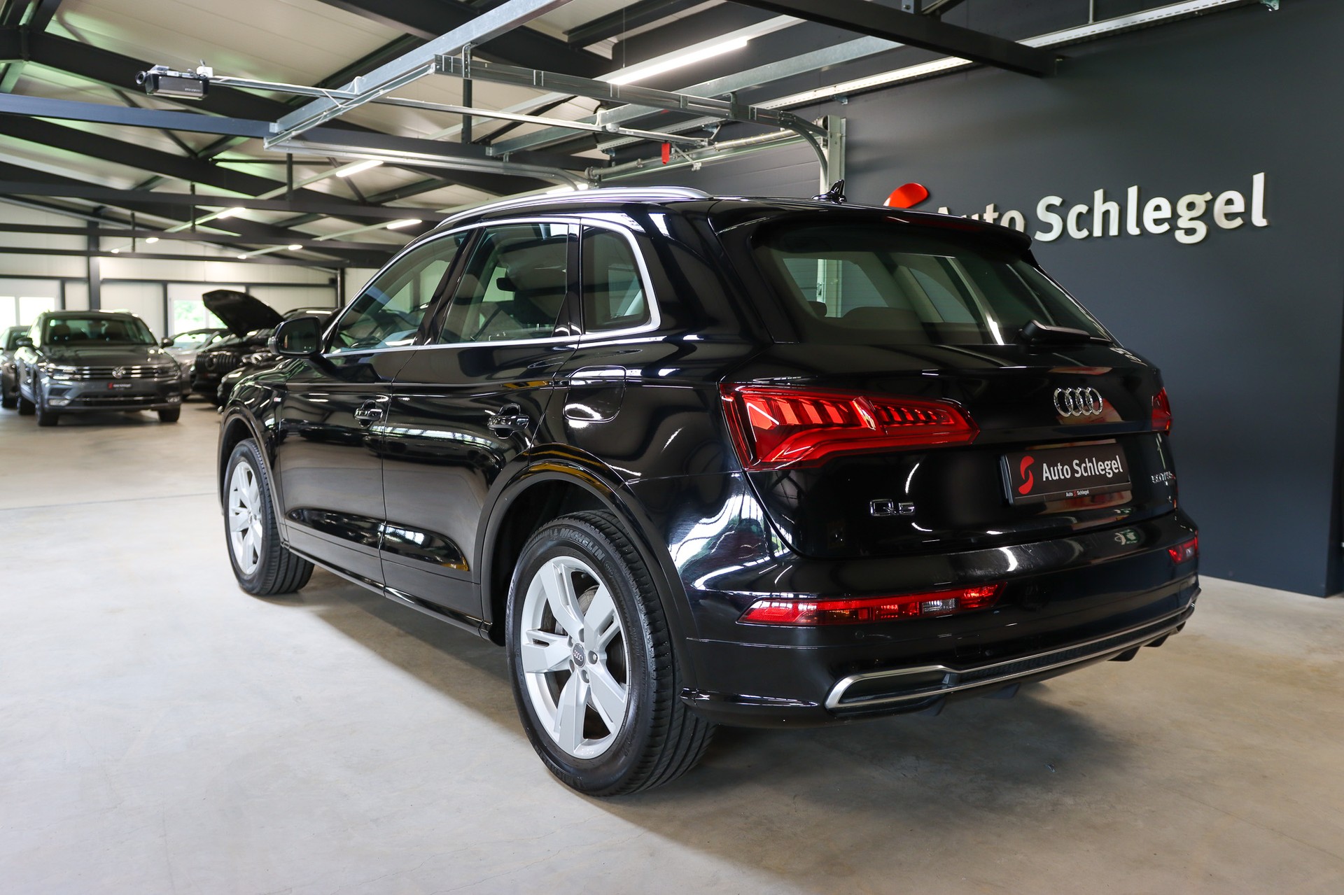 AUDI Q5 55 TFSI e quattro-image-3