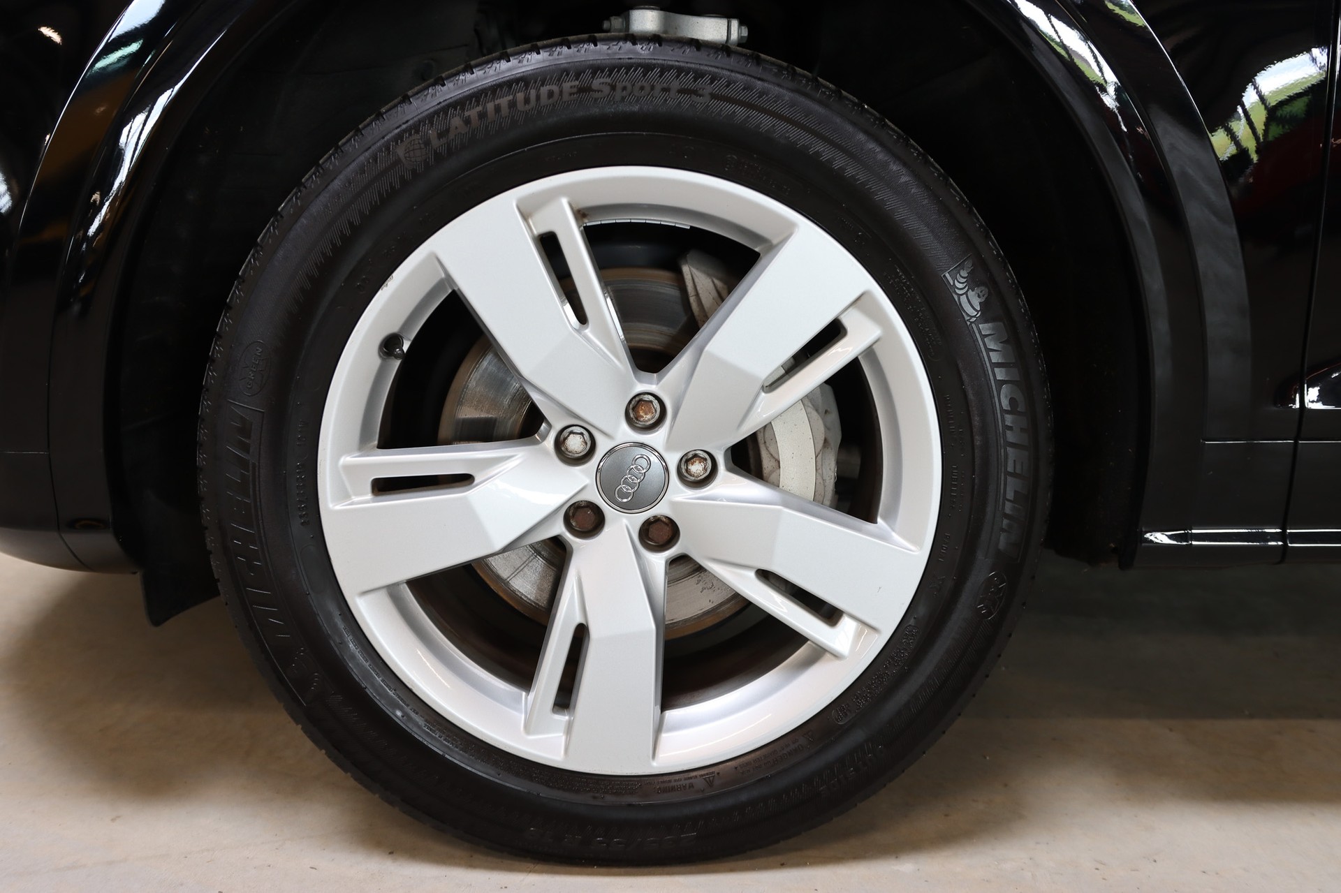 AUDI Q5 55 TFSI e quattro-image-9