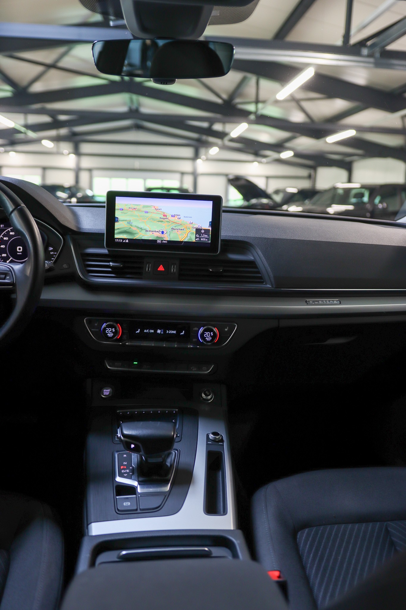 AUDI Q5 55 TFSI e quattro-image-12