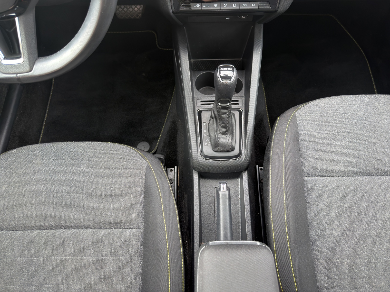 SKODA Fabia 1.0 TSI Soleil DSG-image-11