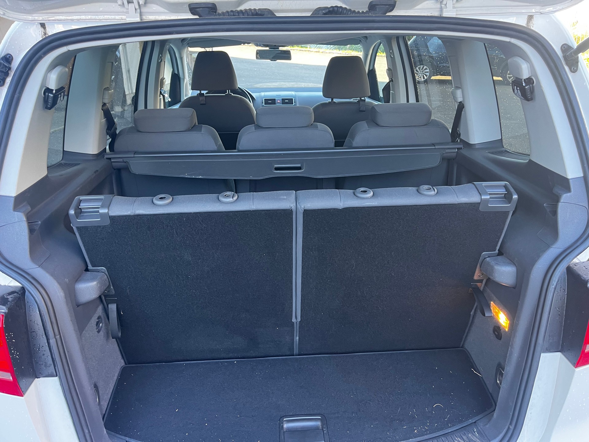 VW Touran 1.4 TSI Comfortline 7 places-image-7