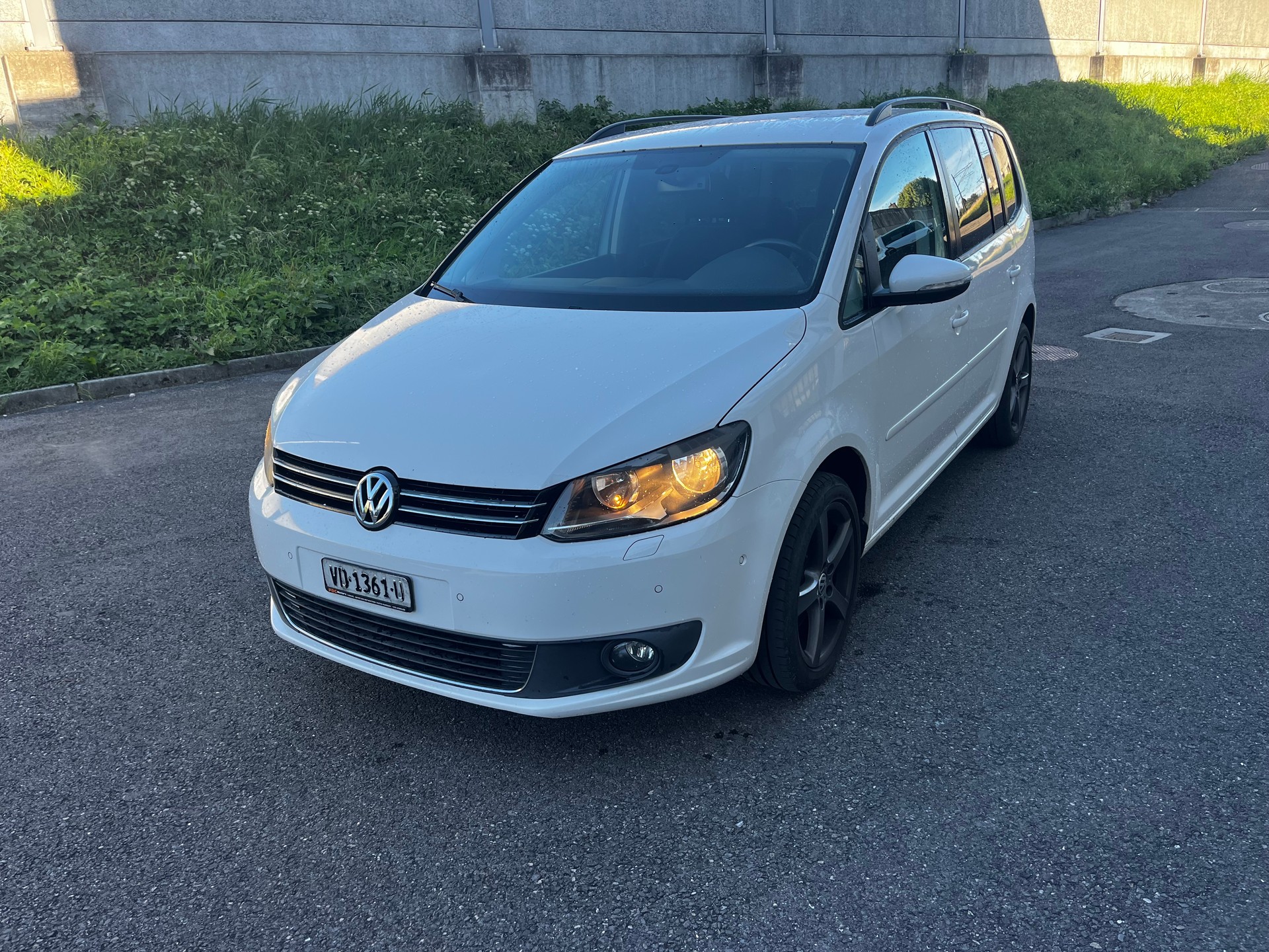 VW Touran 1.4 TSI Comfortline 7 places-image-4