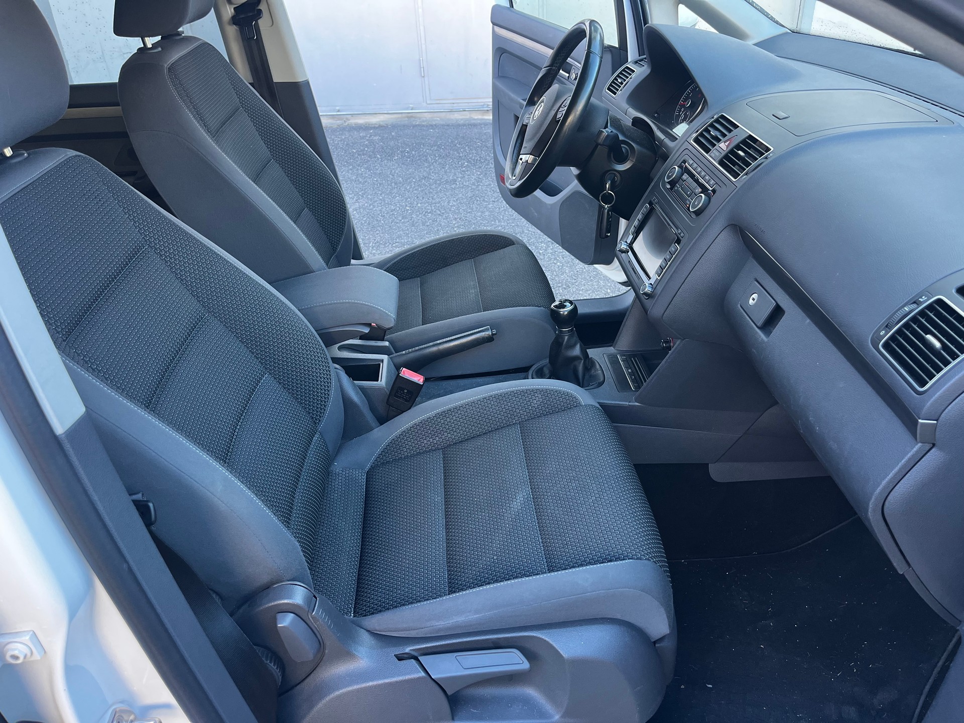VW Touran 1.4 TSI Comfortline 7 places-image-9