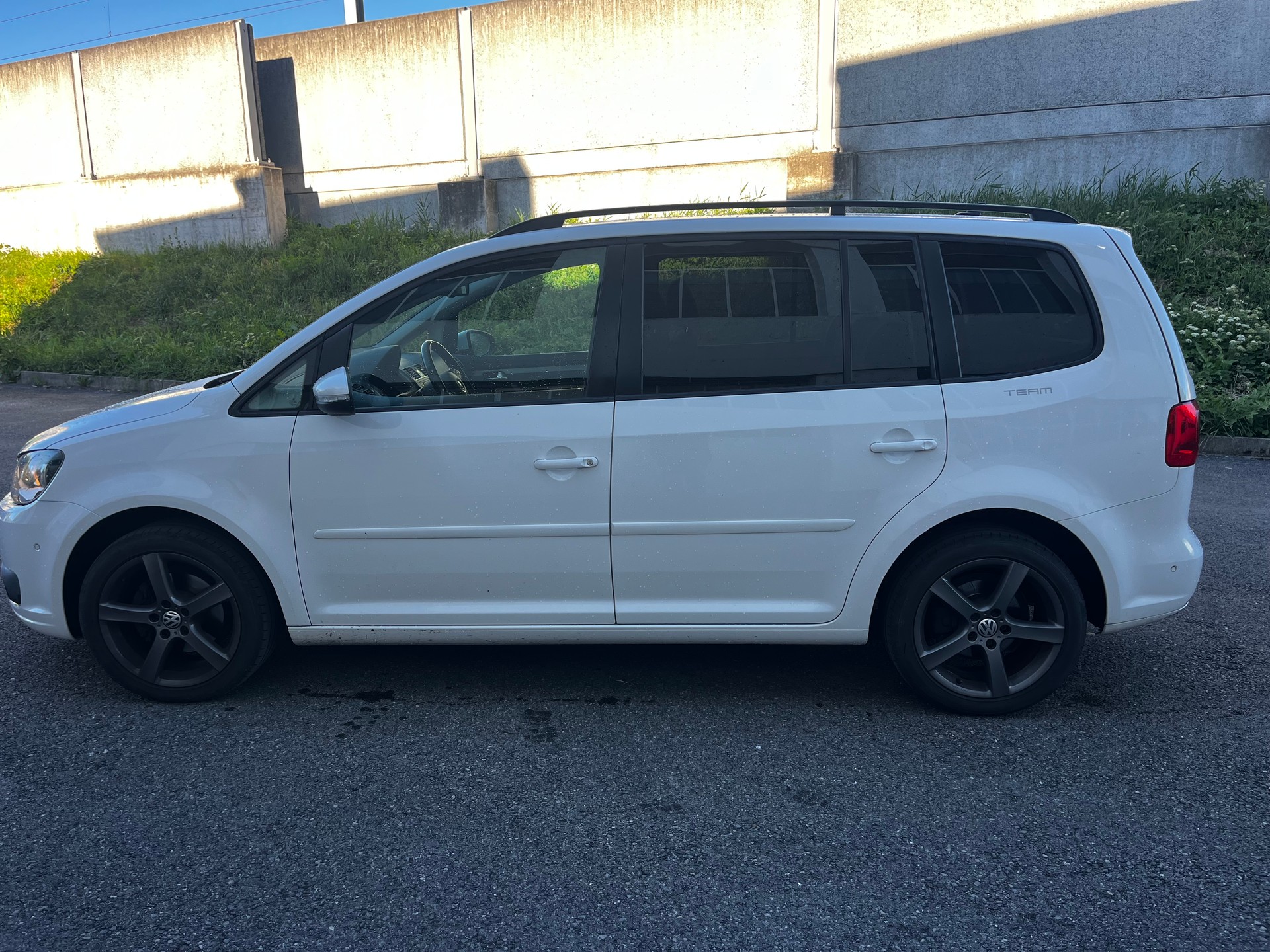 VW Touran 1.4 TSI Comfortline 7 places-image-6