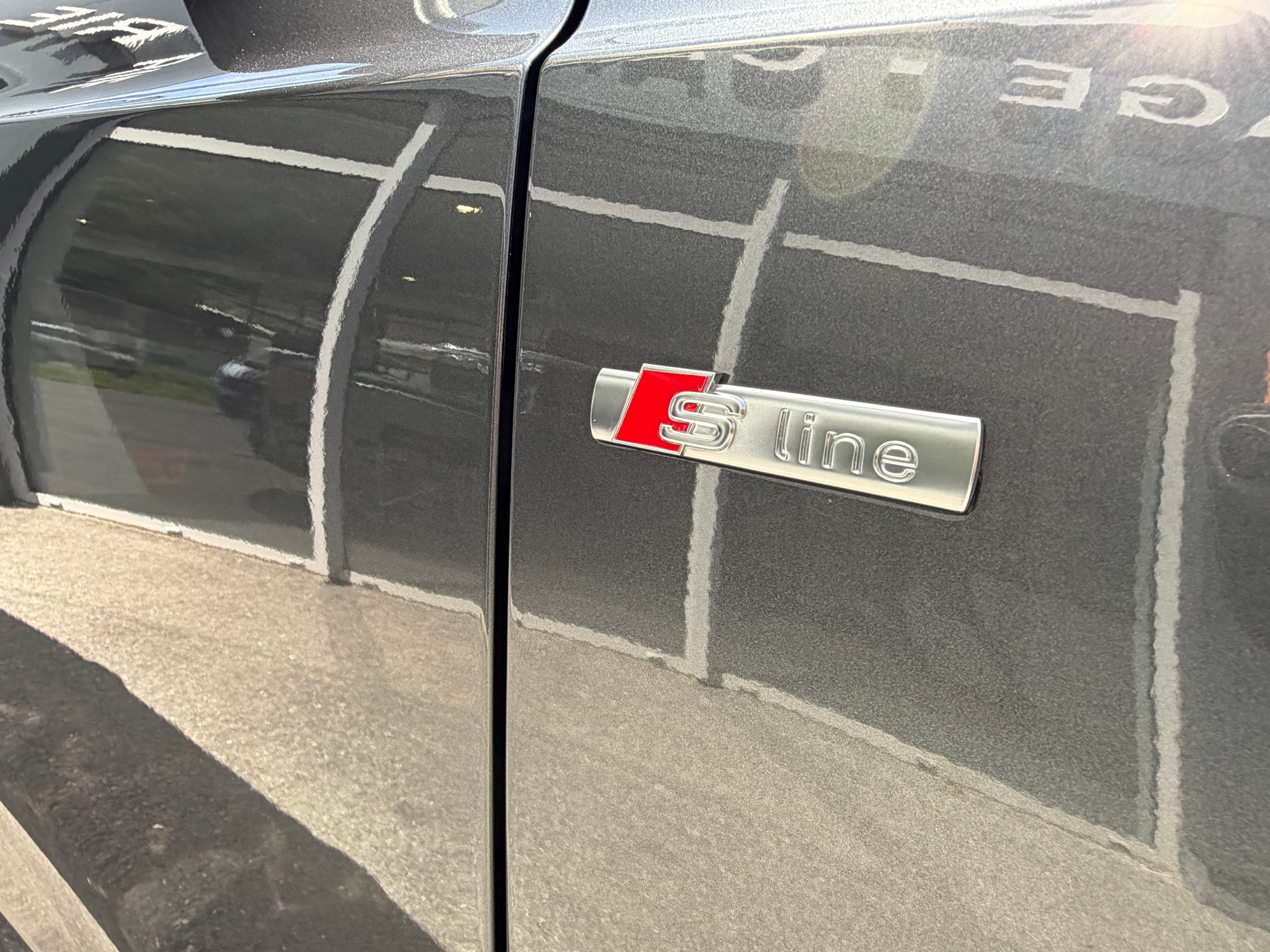 AUDI Q3 2.0 TFSI quattro S-tronic S-Line-image-7