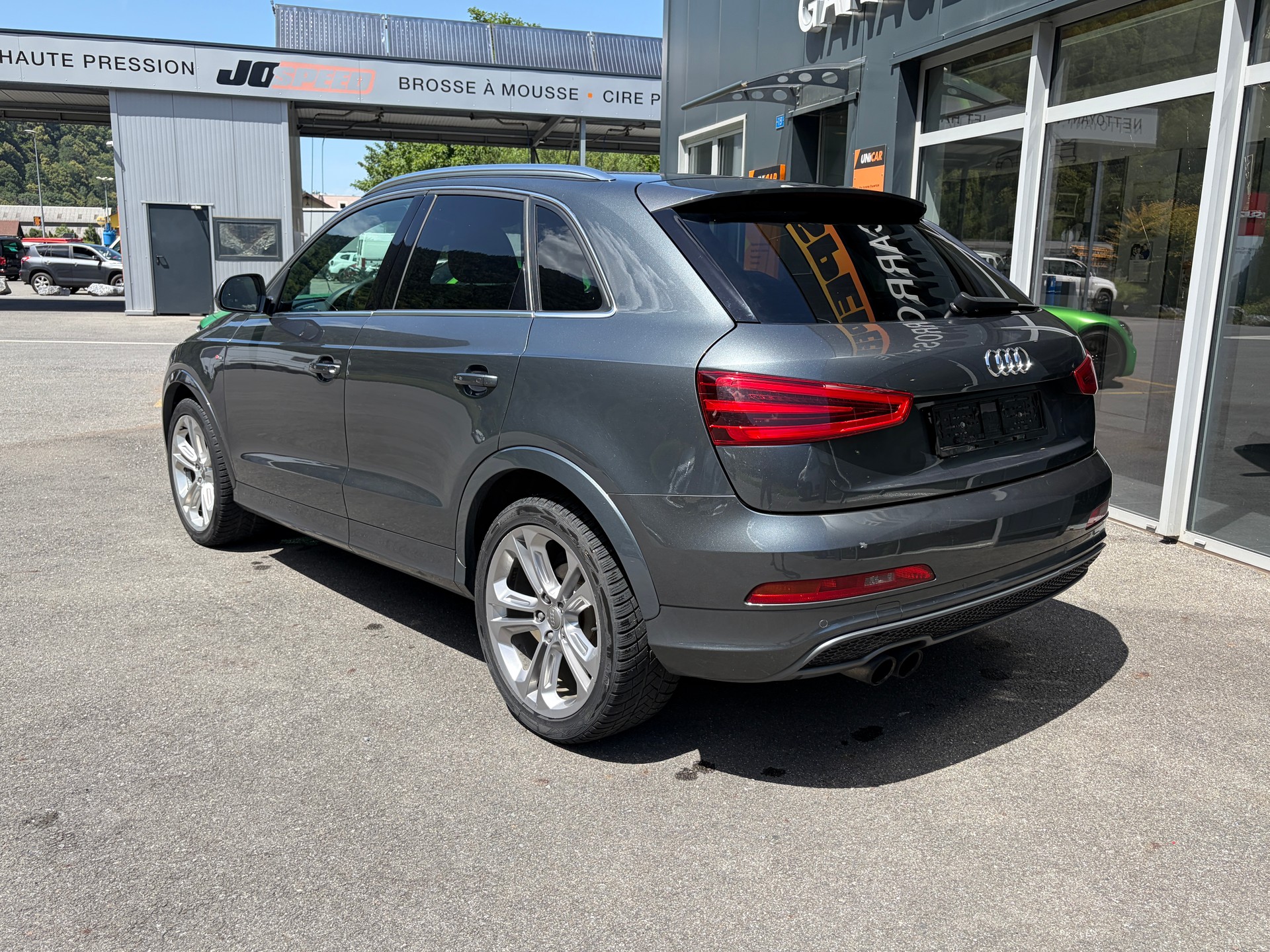 AUDI Q3 2.0 TFSI quattro S-tronic S-Line-image-3