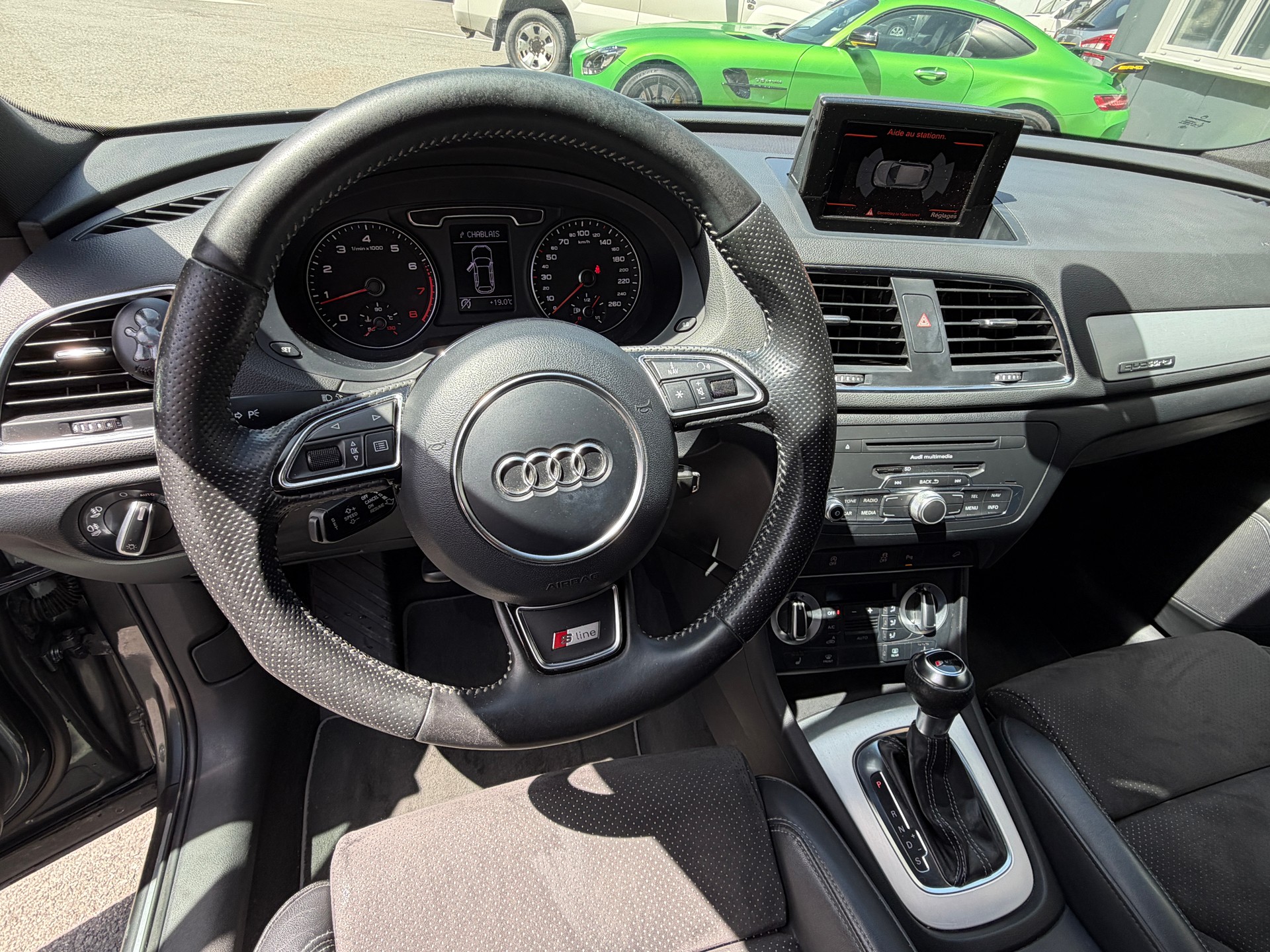 AUDI Q3 2.0 TFSI quattro S-tronic S-Line-image-11