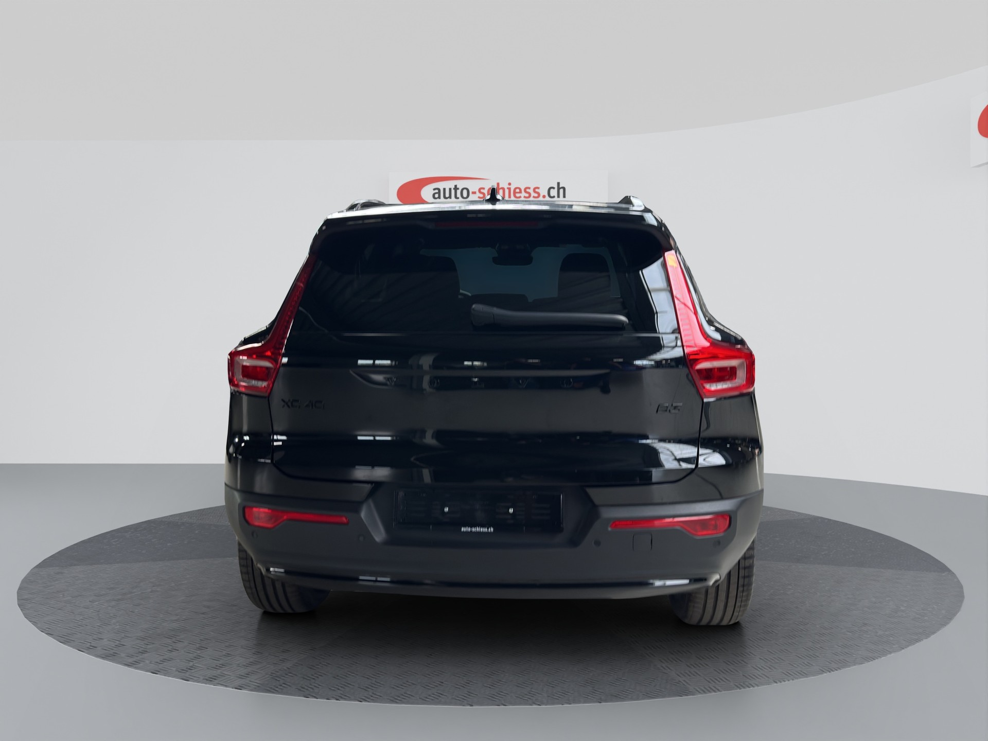 VOLVO XC40 B3 Benzin Mild Hybrid Plus Black Edition-image-3