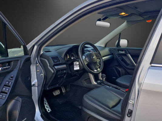 SUBARU Forester 2.0XT Luxury-image-6