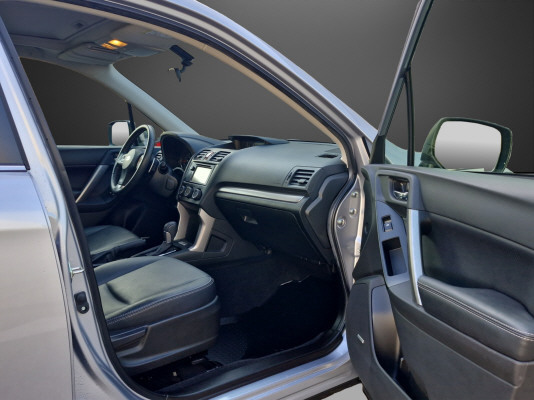 SUBARU Forester 2.0XT Luxury-image-7