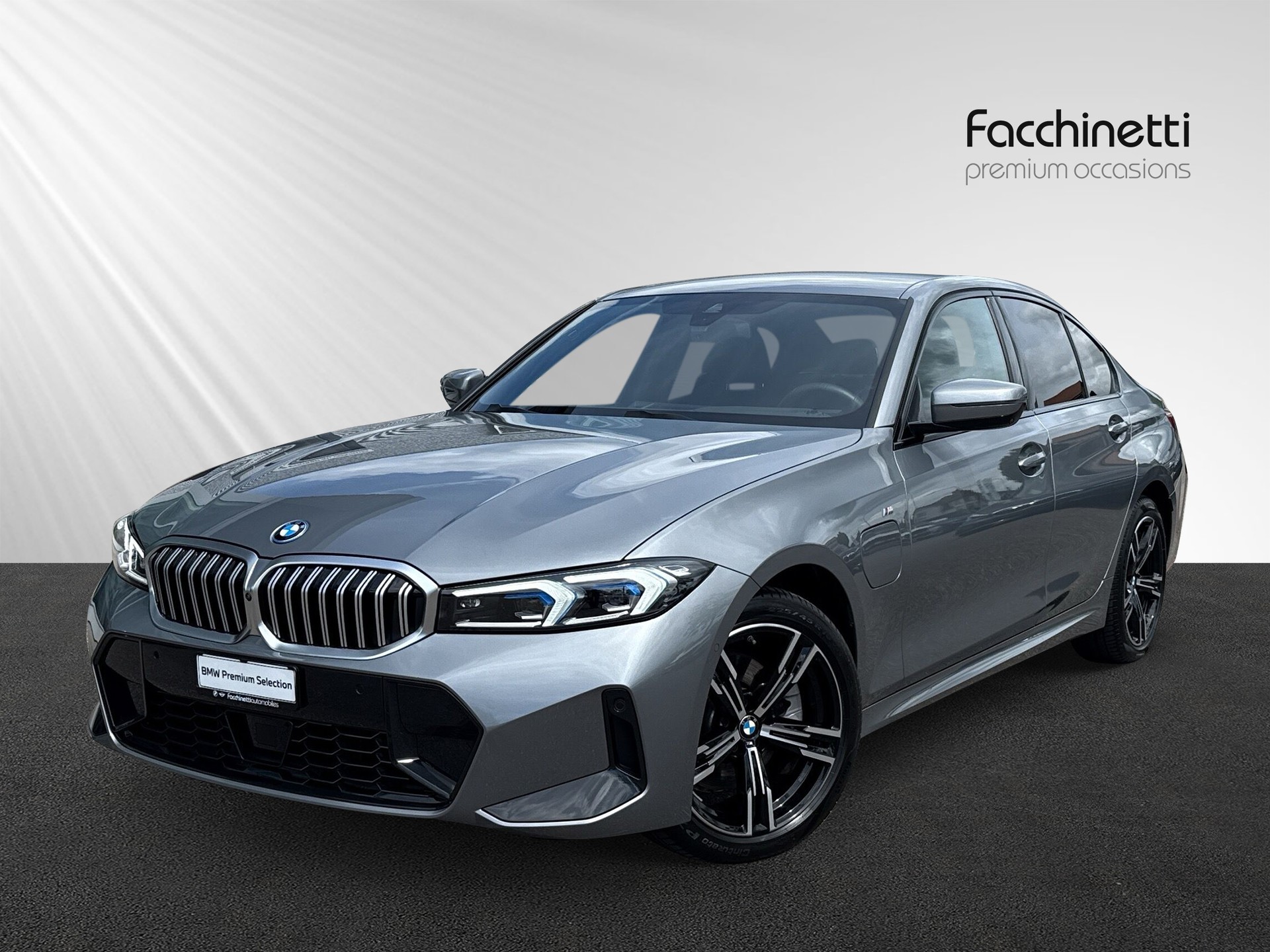 BMW 330e xDrive Steptronic M Sport-image-0