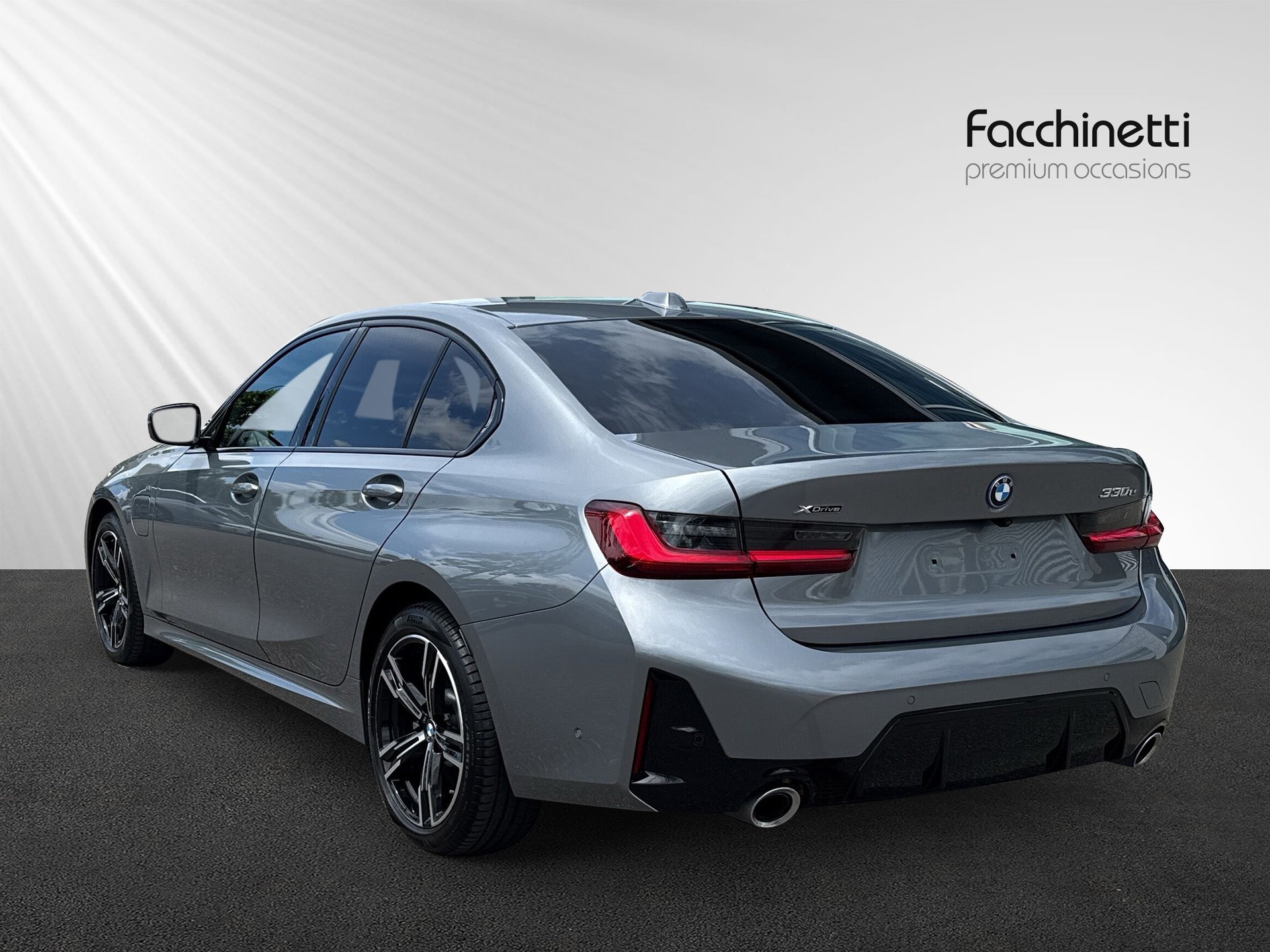 BMW 330e xDrive Steptronic M Sport-image-2