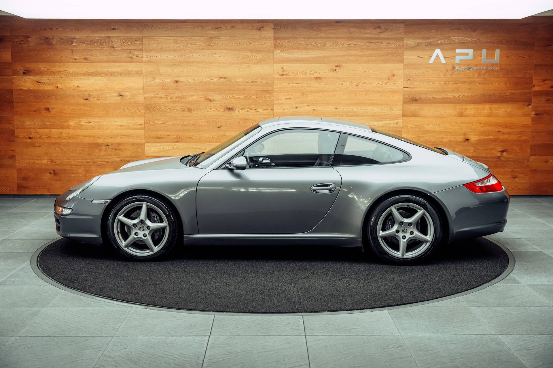 PORSCHE 911 Carrera-image-3