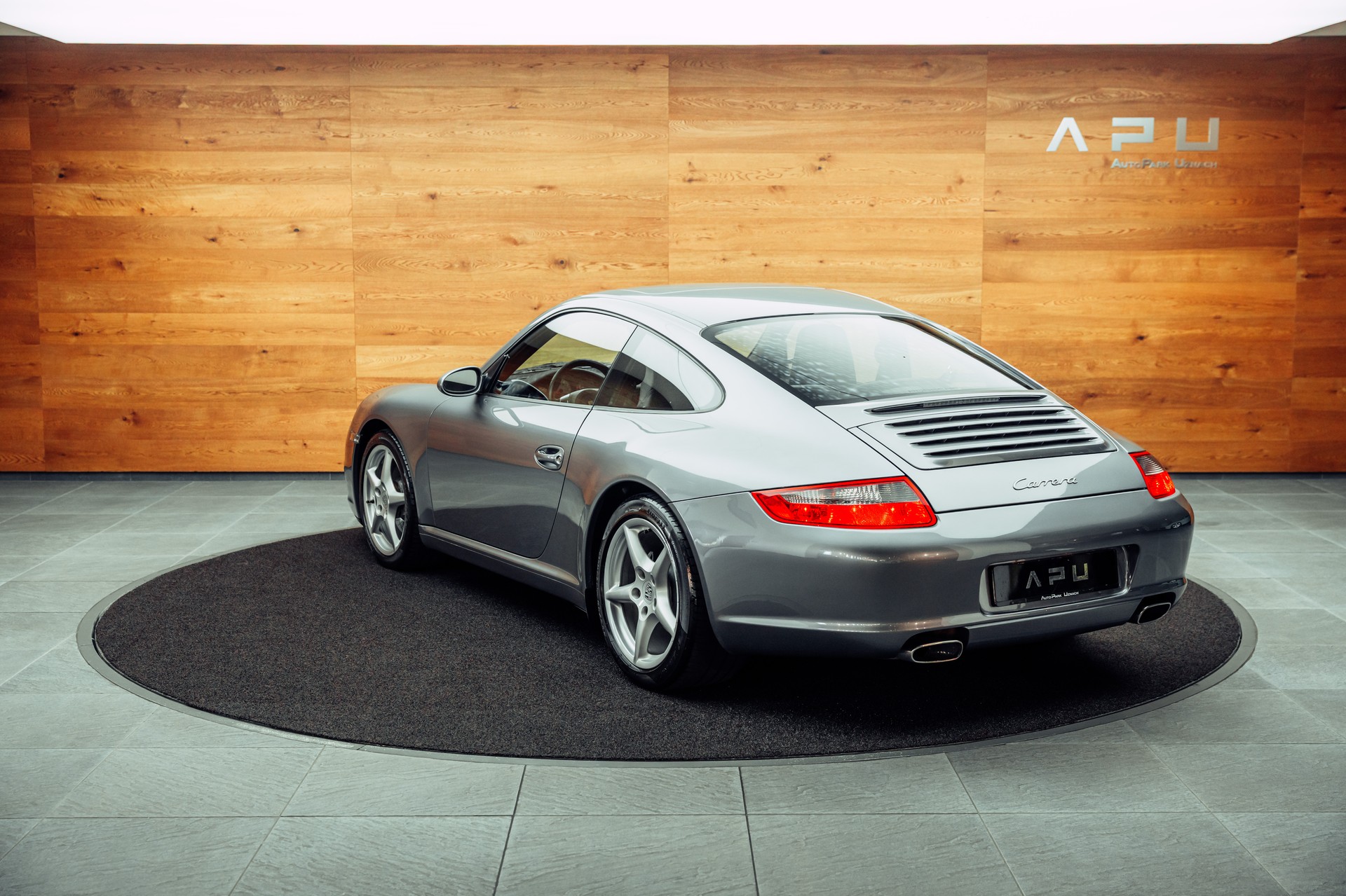 PORSCHE 911 Carrera-image-2