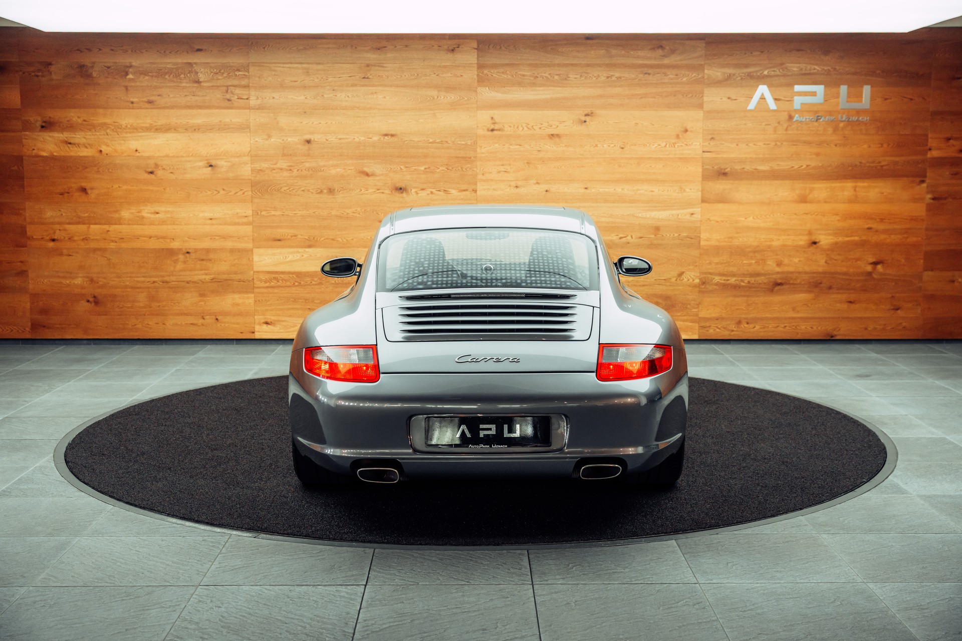 PORSCHE 911 Carrera-image-11