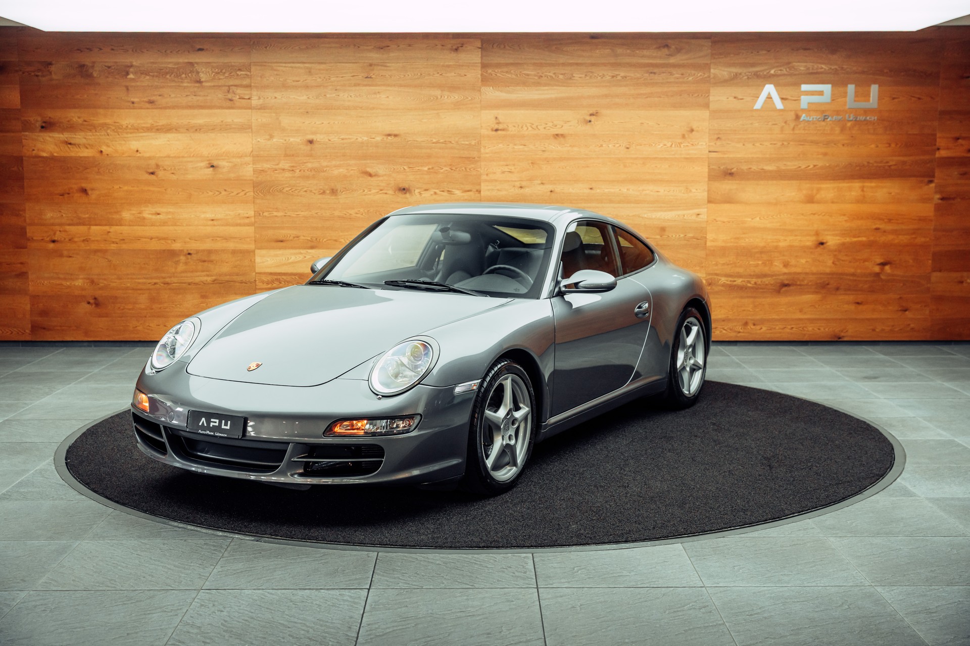 PORSCHE 911 Carrera-image-4