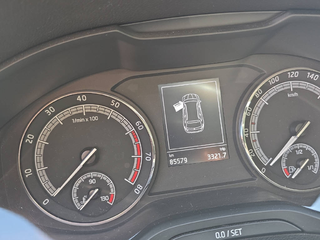SKODA Karoq 1.5 TSI Ambition DSG-image-10
