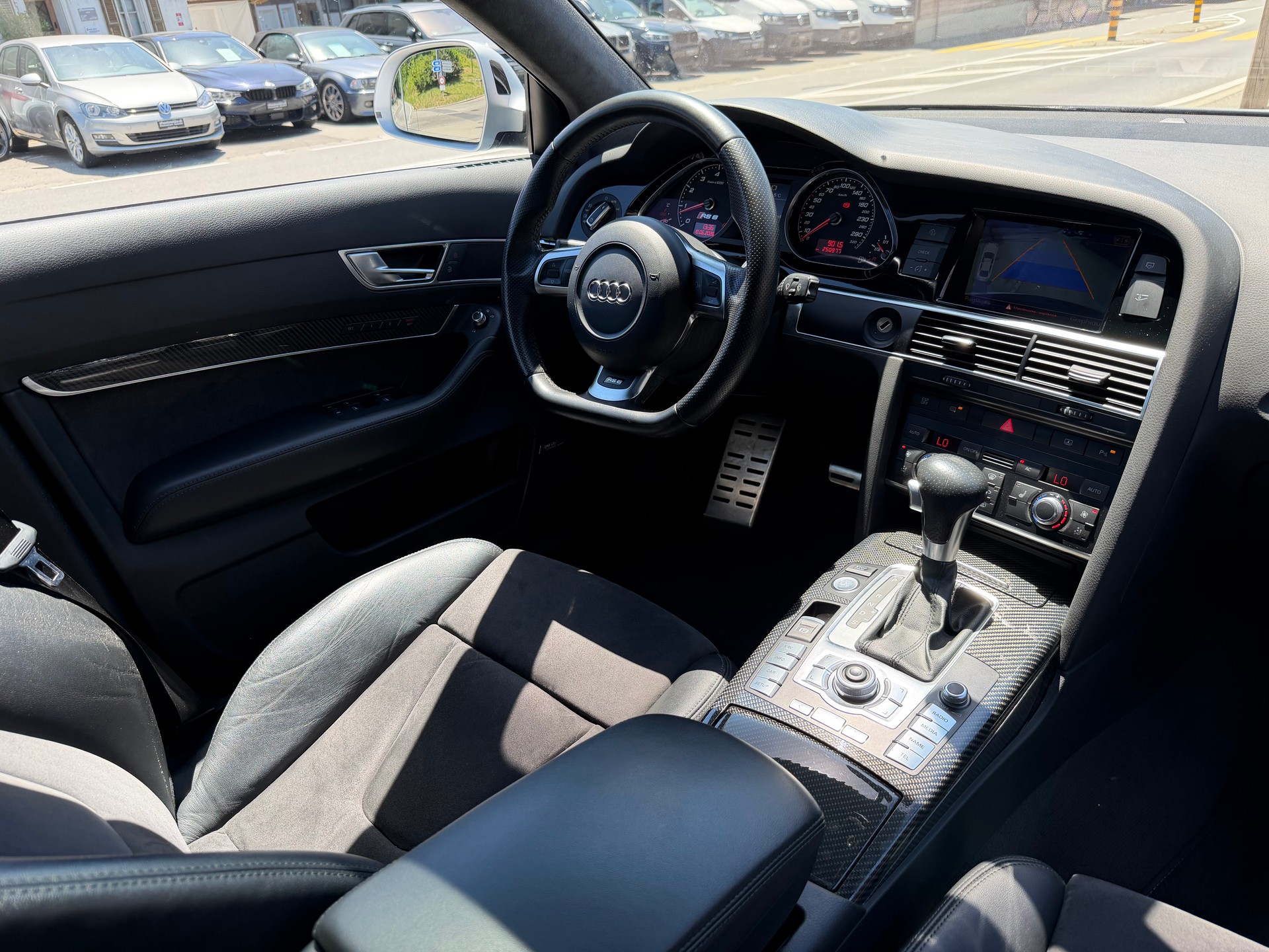 AUDI RS6 Limousine 5.0 TFSI V10 quattro tiptronic-image-6