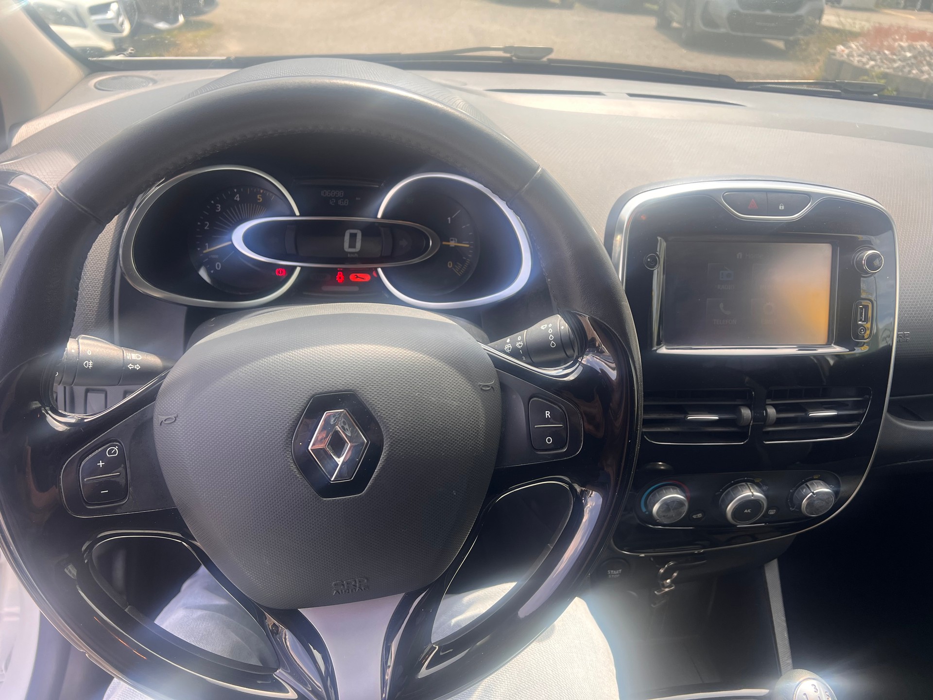RENAULT Clio 1.5 dCi Expression-image-9