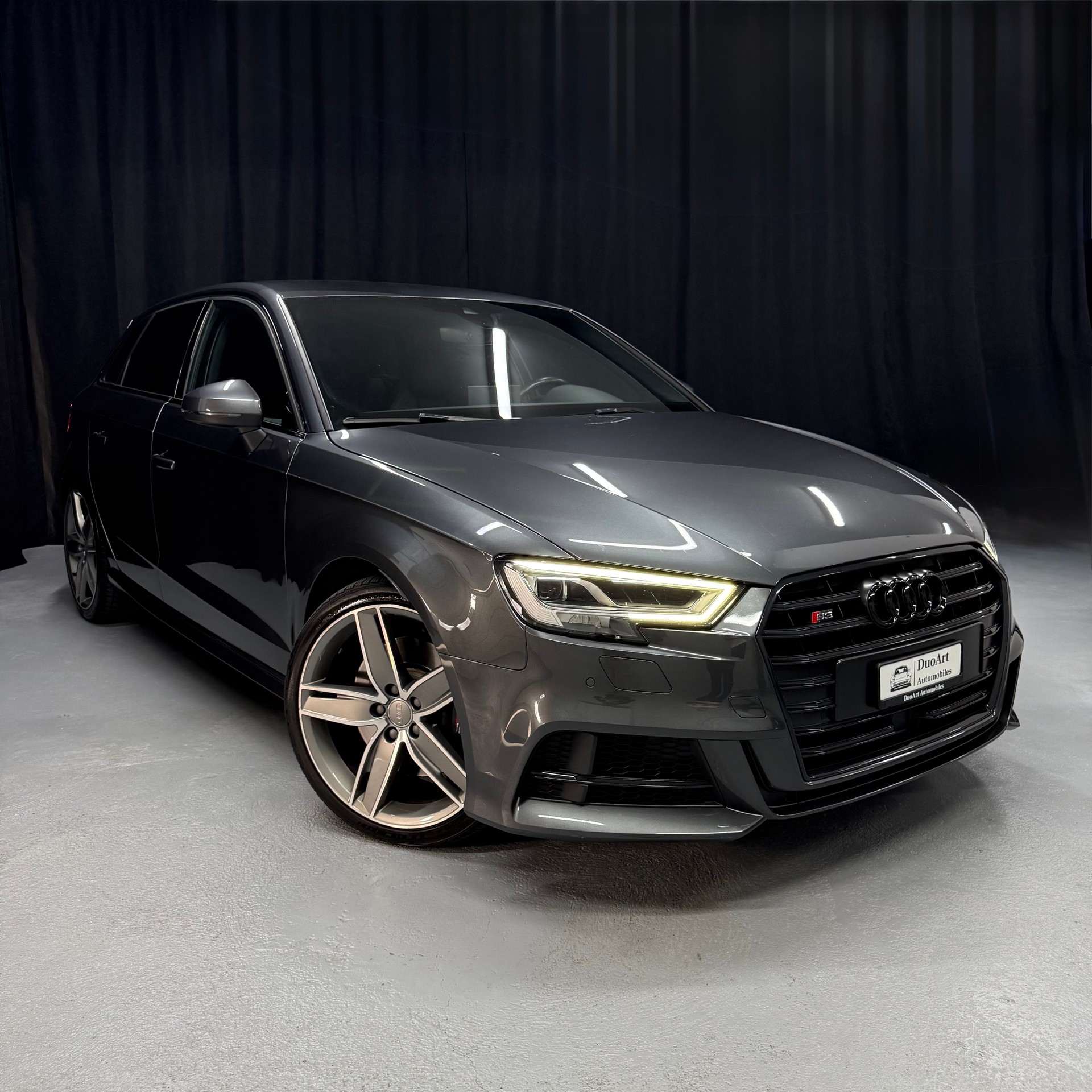 AUDI S3 Sportback 2.0 TFSI quattro S-tronic-image-4