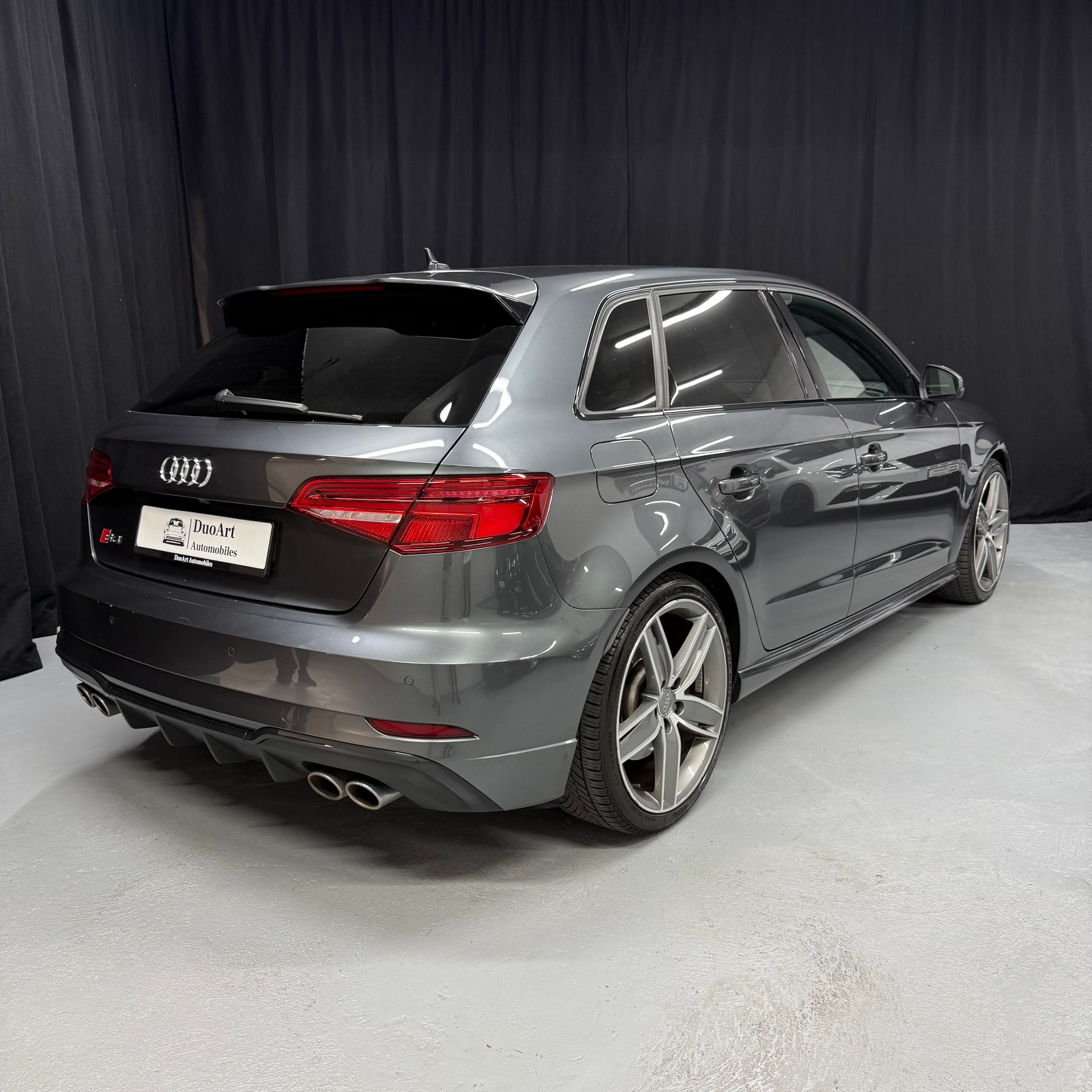 AUDI S3 Sportback 2.0 TFSI quattro S-tronic-image-5
