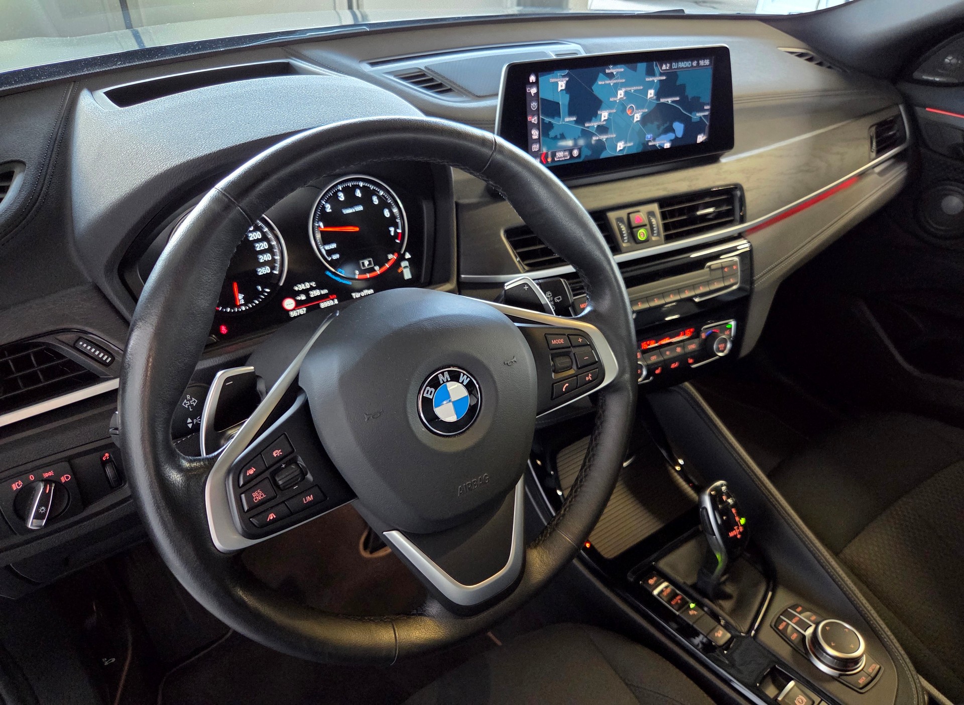 BMW X2 20i xDrive SAG-image-12