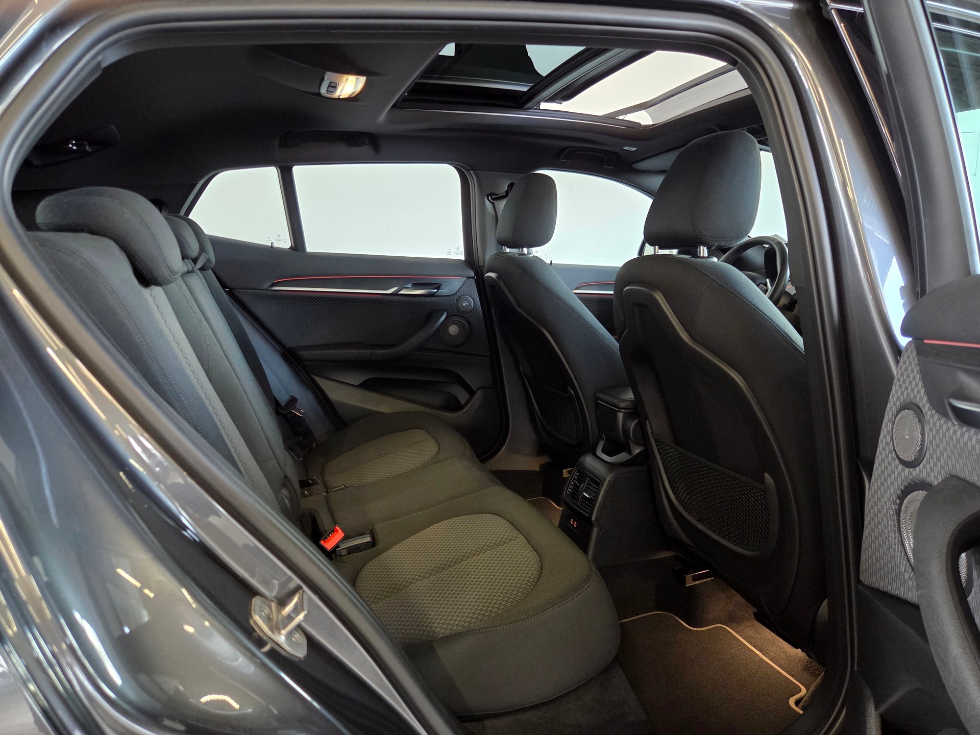 BMW X2 20i xDrive SAG-image-26