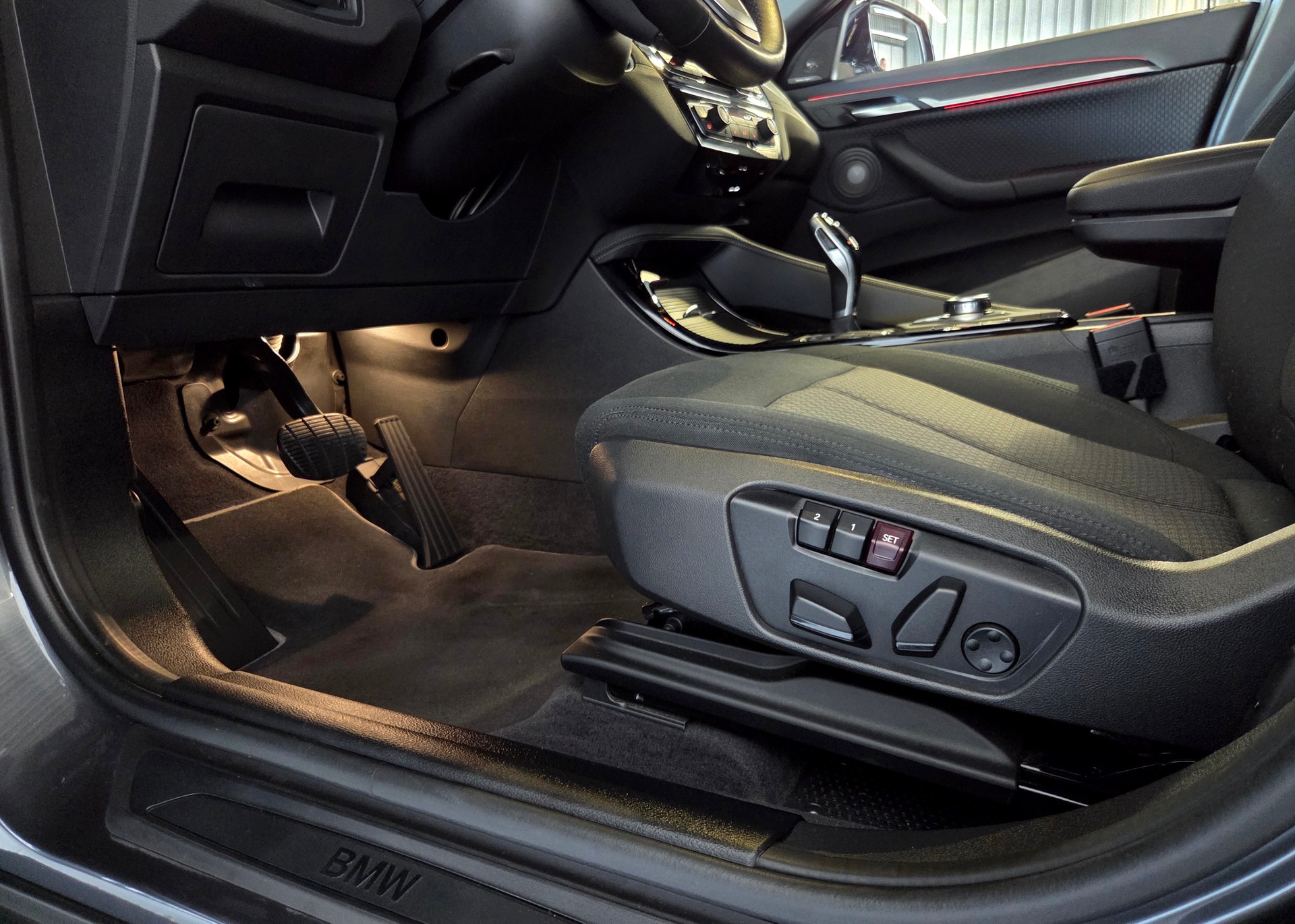 BMW X2 20i xDrive SAG-image-13