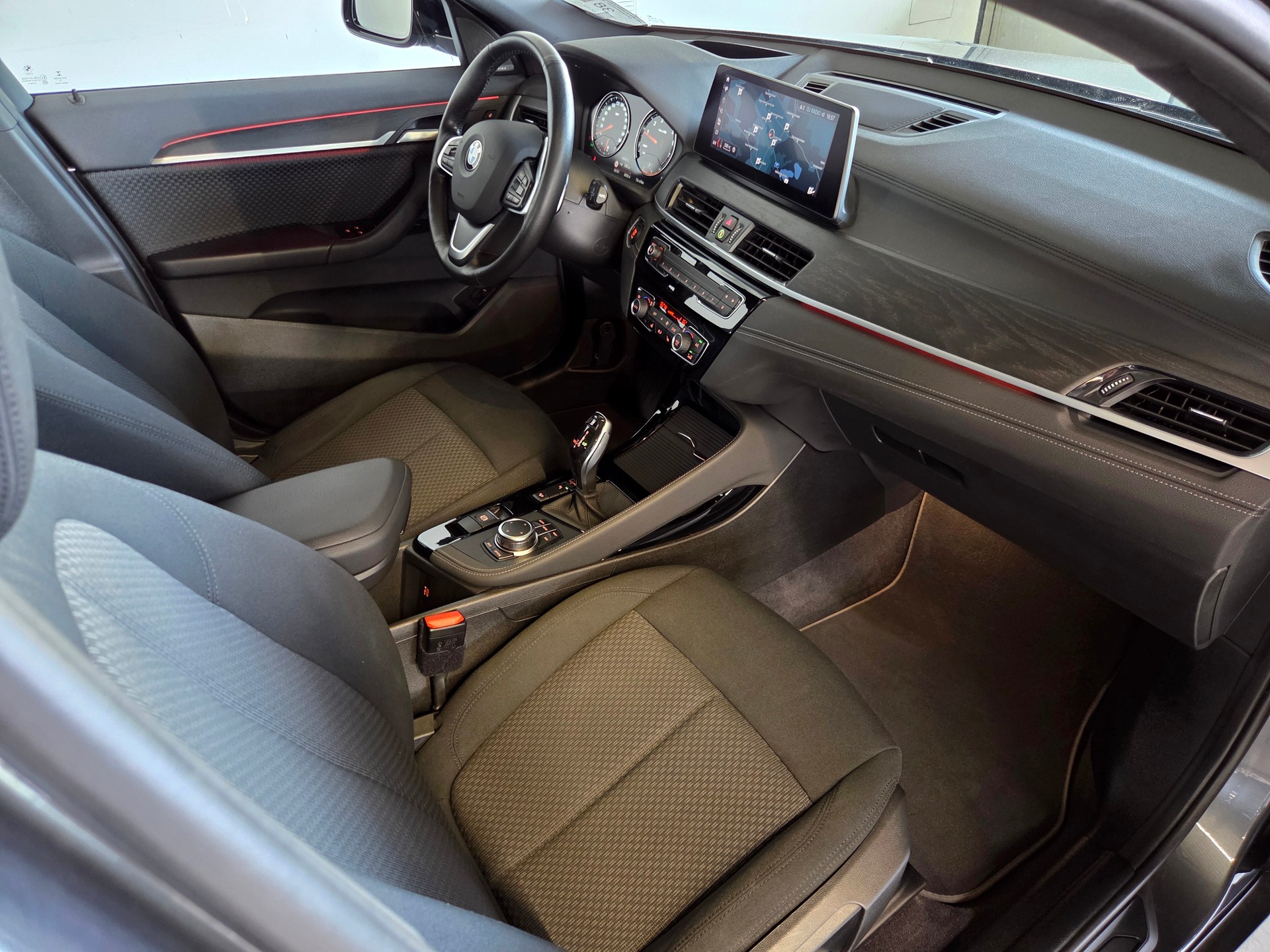 BMW X2 20i xDrive SAG-image-15