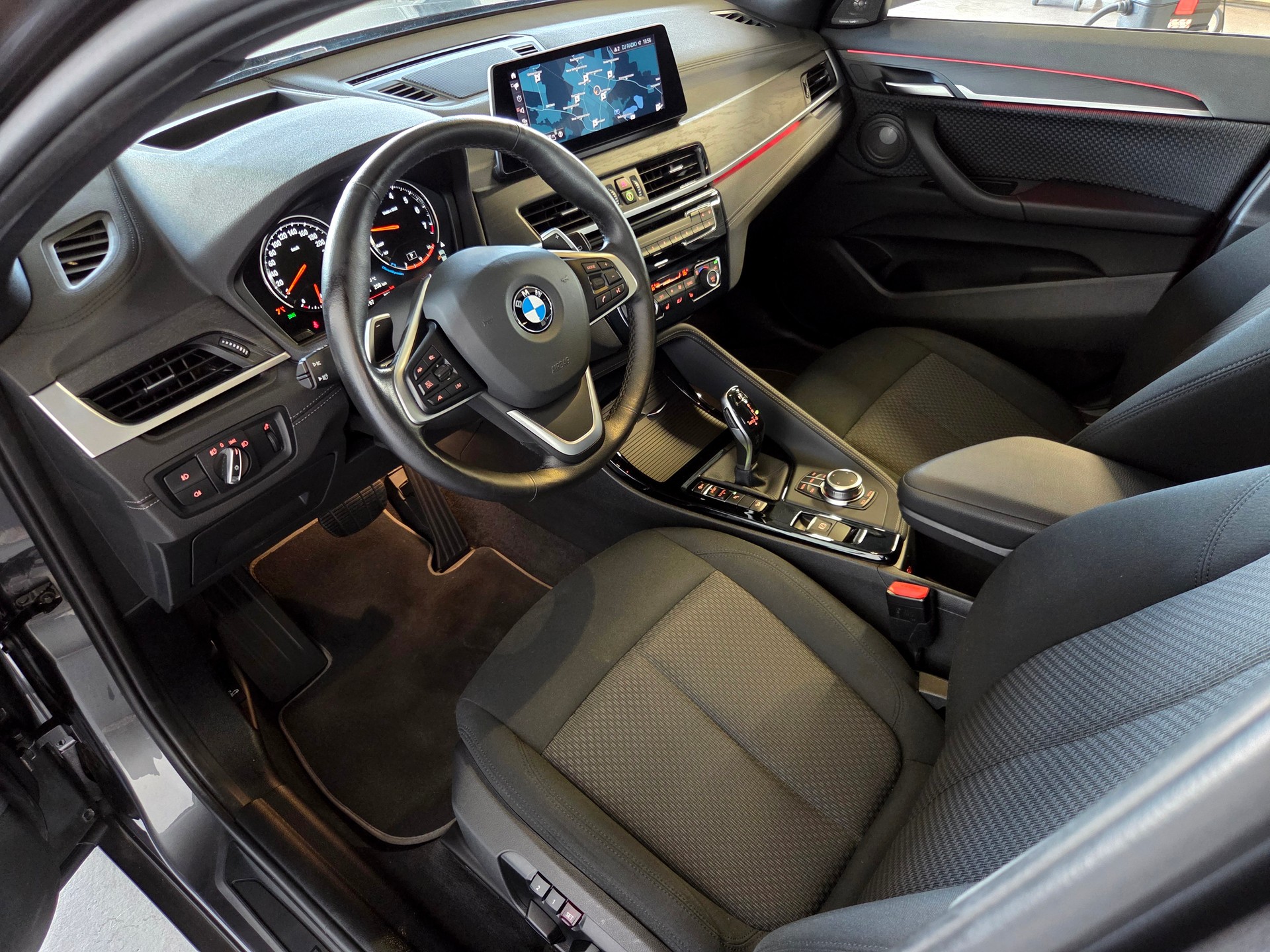 BMW X2 20i xDrive SAG-image-3