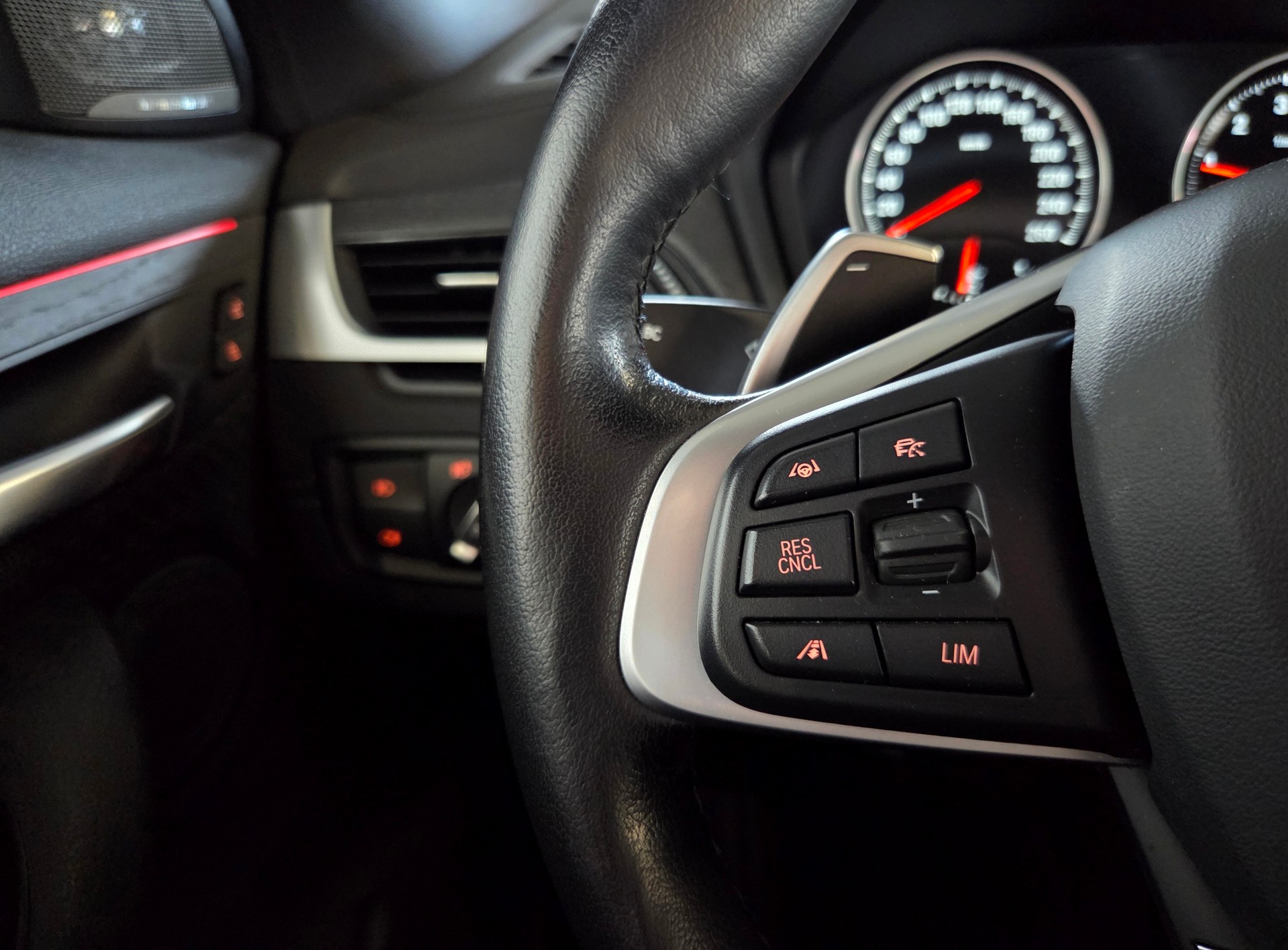 BMW X2 20i xDrive SAG-image-14