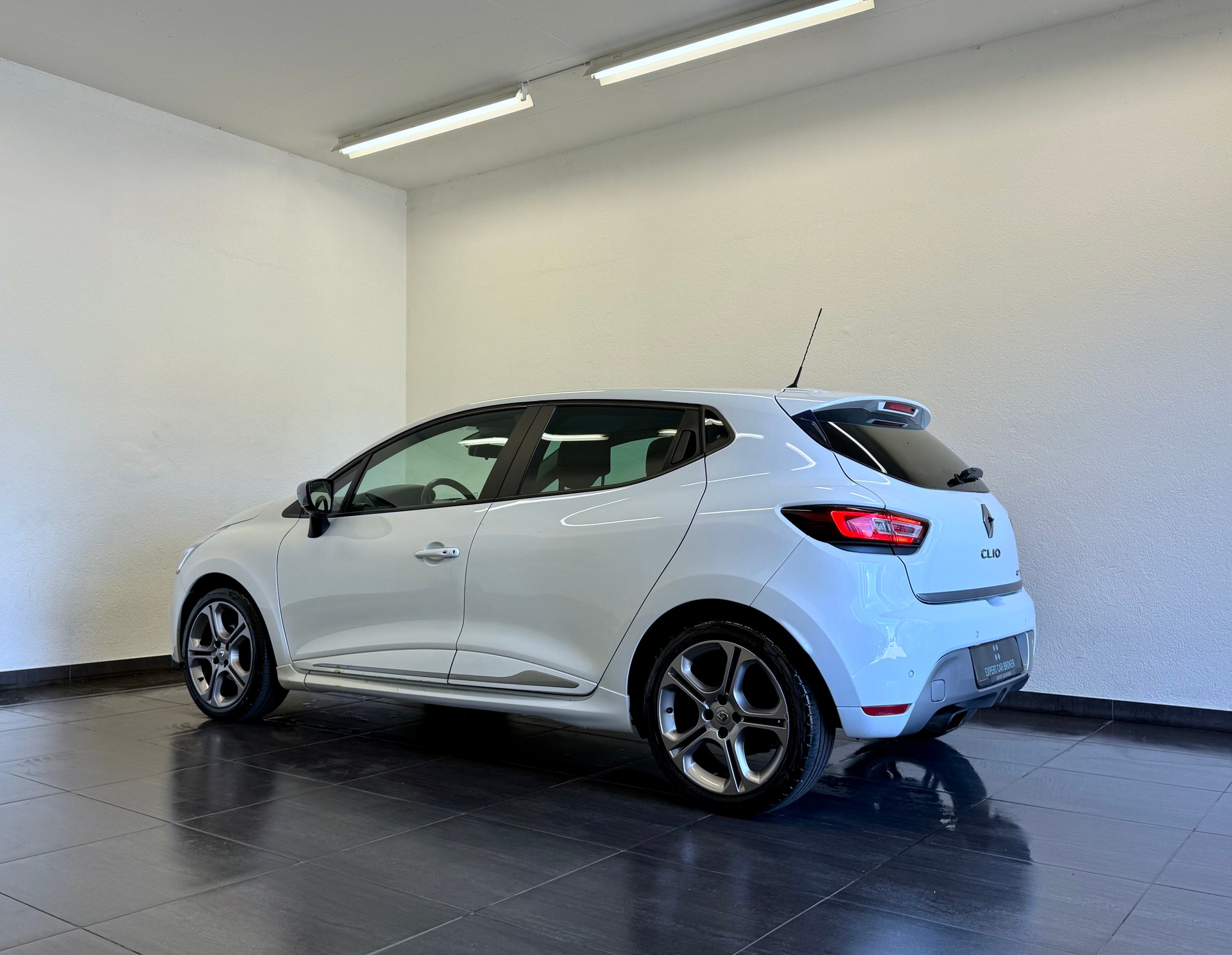 RENAULT Clio 1.2 16V T GT Line EDC-image-7