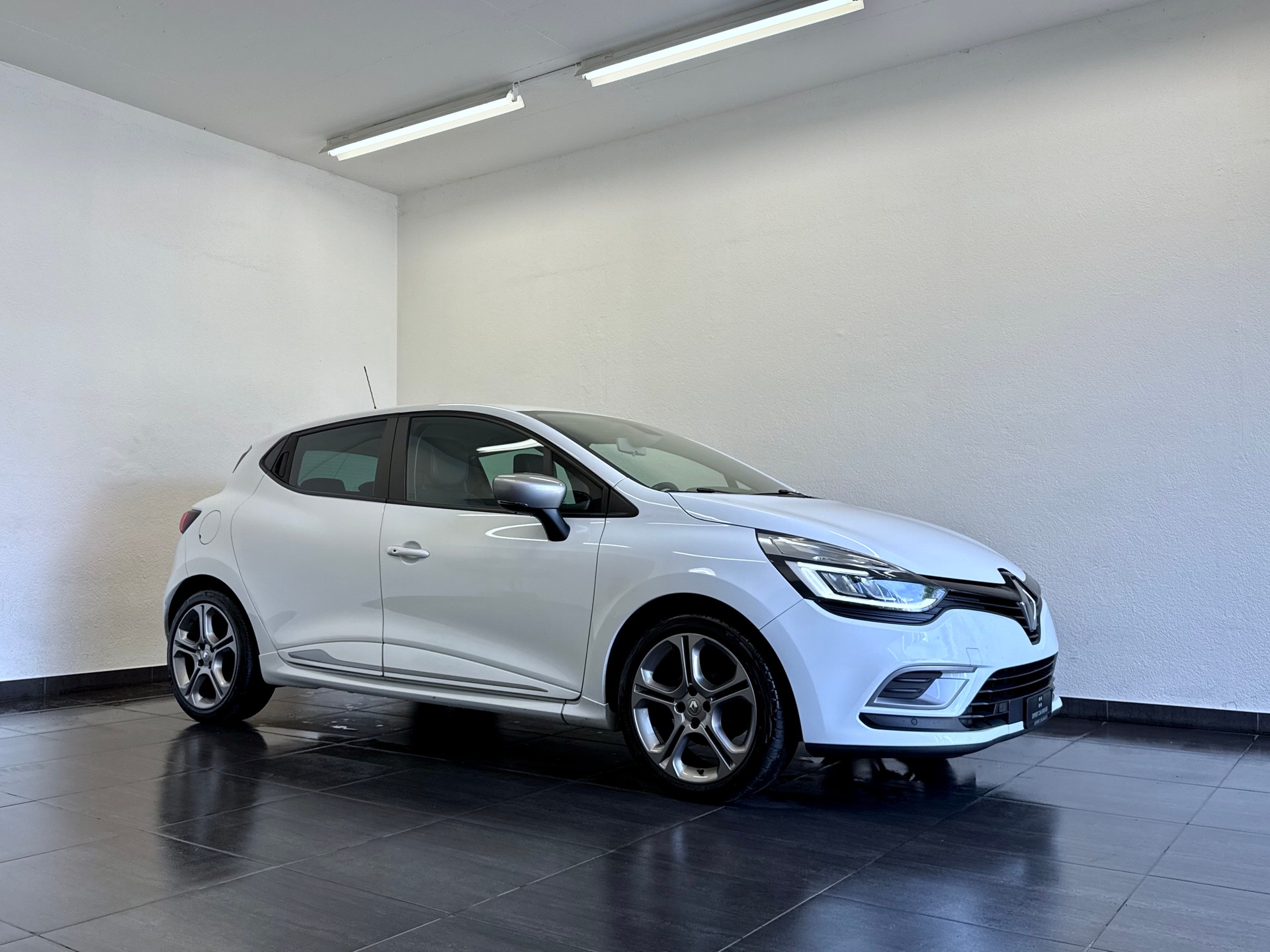 RENAULT Clio 1.2 16V T GT Line EDC