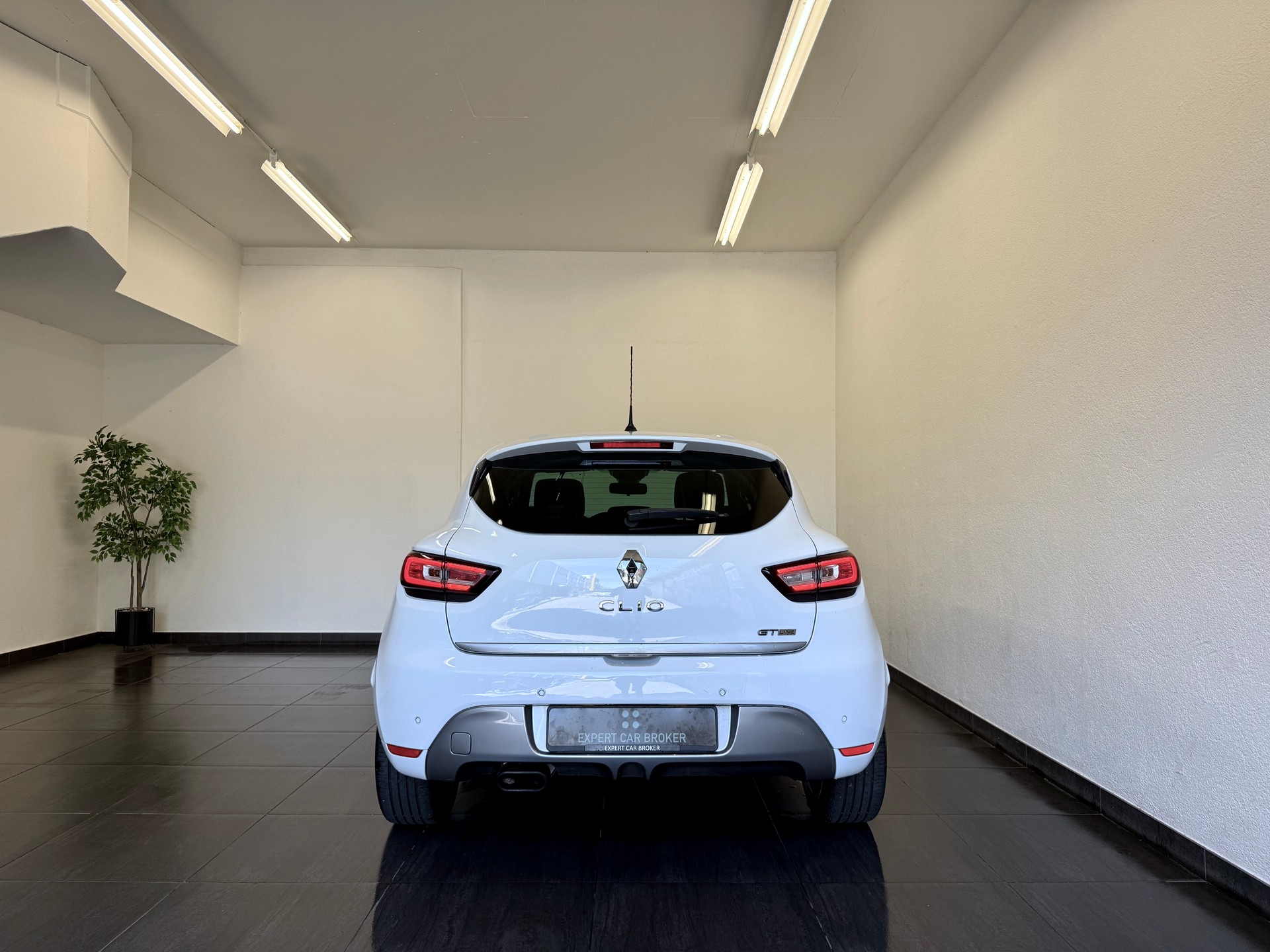 RENAULT Clio 1.2 16V T GT Line EDC-image-10
