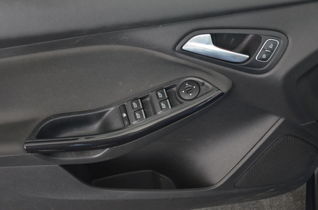 FORD Focus 1.5 TDCi ECO Titanium-image-23
