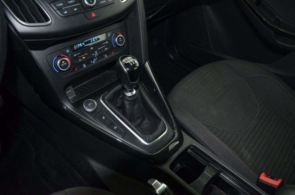 FORD Focus 1.5 TDCi ECO Titanium-image-22