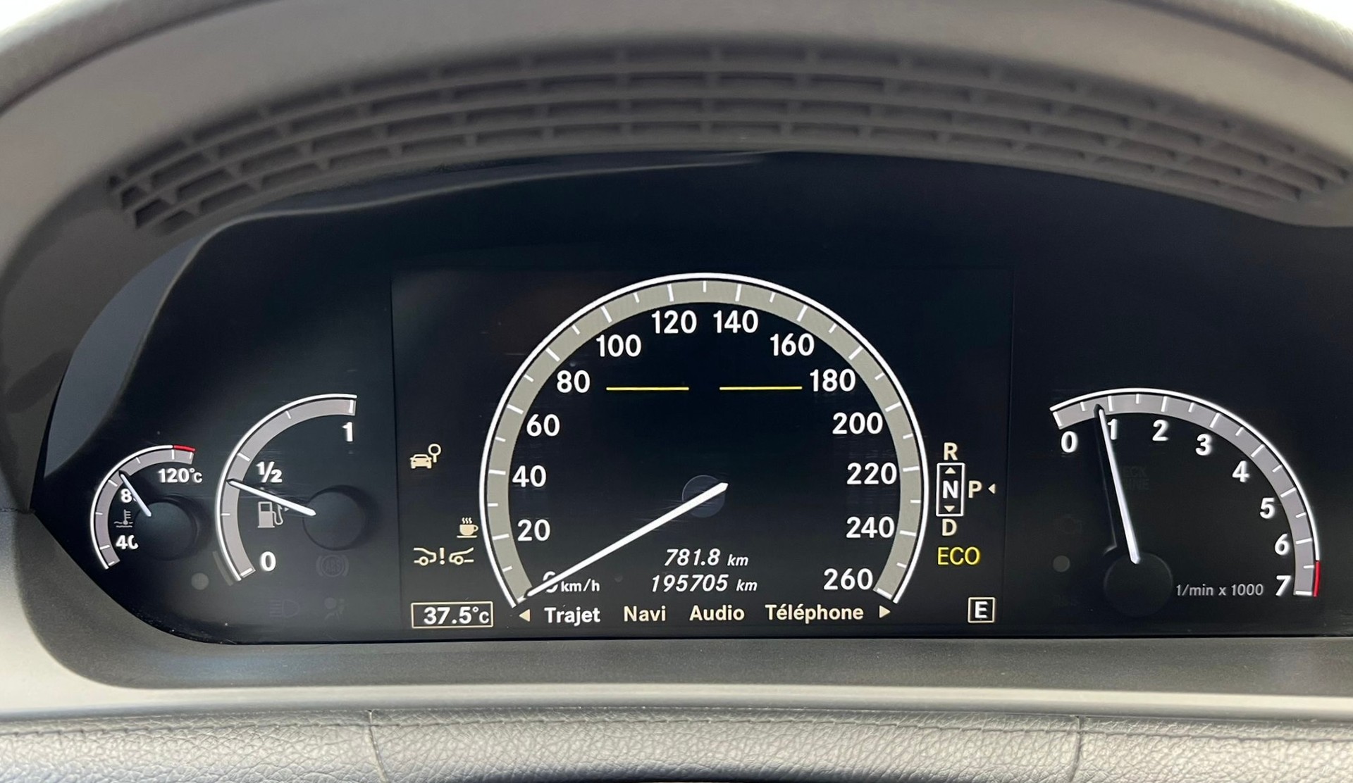 MERCEDES-BENZ CL 500 4Matic 7G-Tronic-image-10