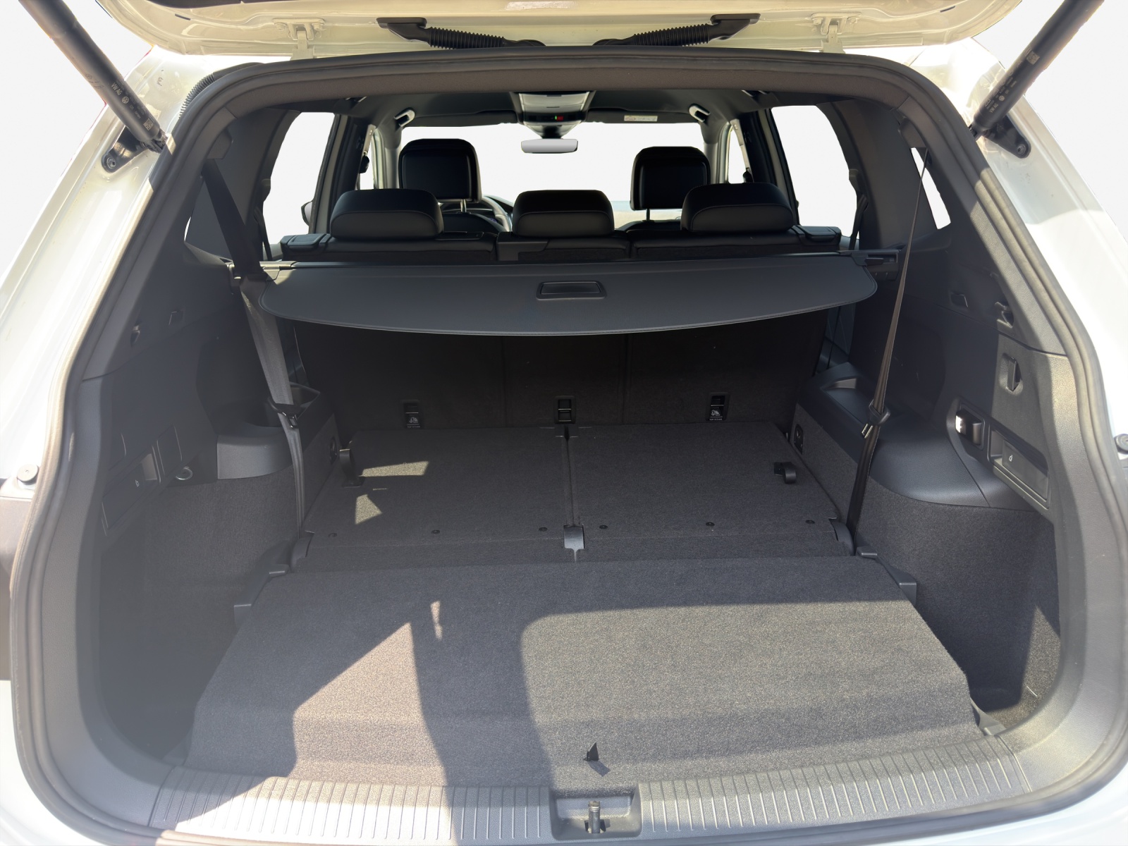 VW Tiguan Allspace 2.0 TDI SCR R-Line 4Motion DSG-image-12